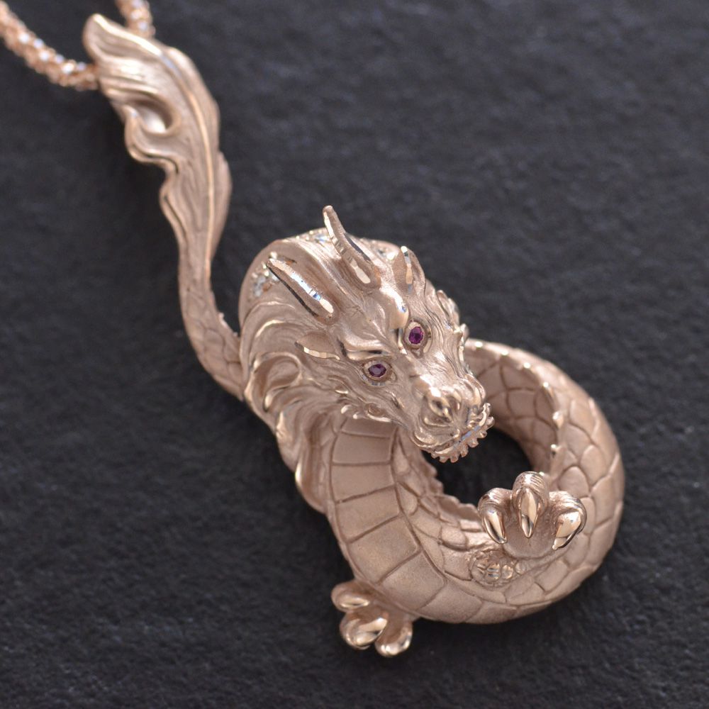 【マラソン期間限定★10%OFFクーポン】ネックレス メンズ 18金 ピンクゴールド ドラゴン 龍 ダイヤモンド ルビー K18PG 男性用 日本製 鑑別書付き 刻印入り カラーストーン プレゼント ギフト 【人気アイテム】|アクセサリーマート