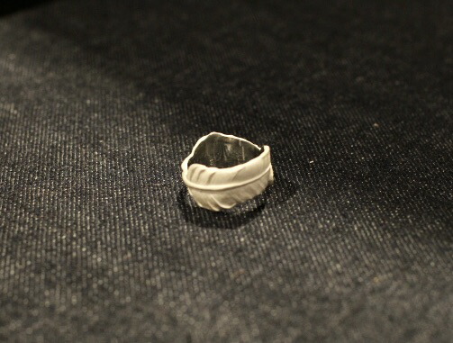 HARAJUKU STORE ORIGINAL FEATHER WHITE SILVER RING (原宿実店舗オリジナル 925ホワイトシルバーリング 指輪 フェザーデザイン) 【完全受注製作 職人さんハンドメイド 日本製】 ご注文から納期約二週間 送料無料