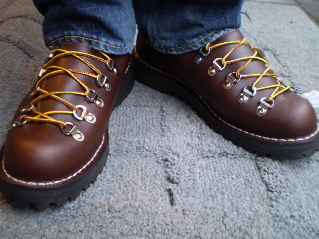 楽天市場 Danner ダナー Mountain Light マウンテンライト ヨーロピアンデザインの定番モデル 米バックパッカーマガジン誌でベストブーツに認定ショップ店員御用達モデル 送料無料 アコースティック