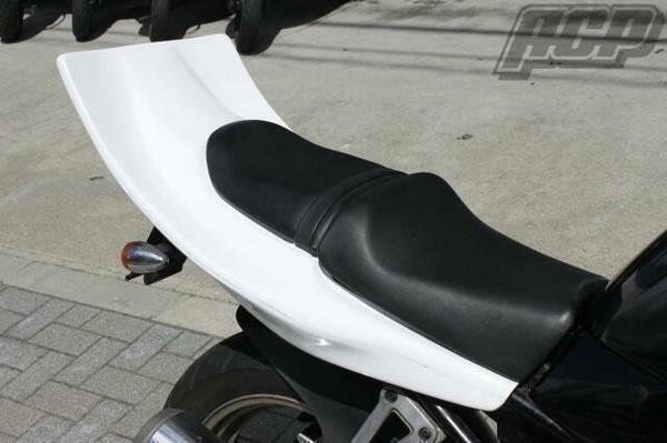 待望☆】 GPZ400F F2用テールカウル 新品 ienomat.com.br