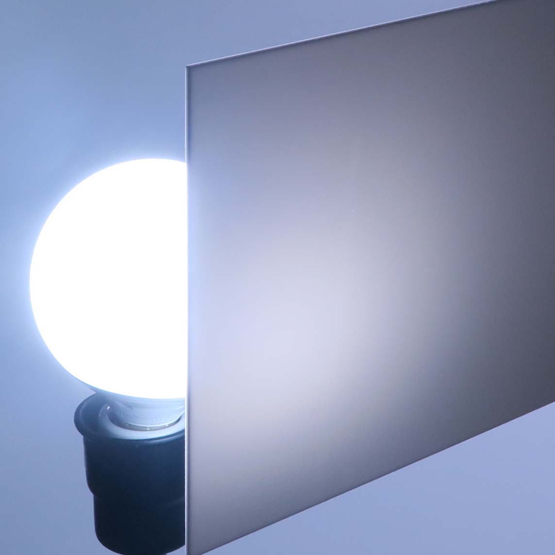 パーテーション 仕切りなどに アクリル板白不透明 Diy 工具 厚み3mm 650x1100mm ホワイト 色 プラスチック キャスト板 補修材 接着 補修用品 コロナ対策 アクリサンデー店