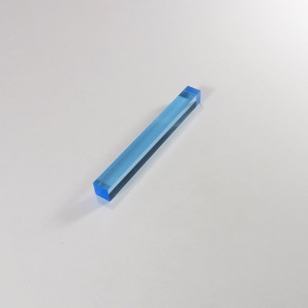 楽天市場】アクリパーツ アクリル 四角棒 黒 不透明 10×10×100mm
