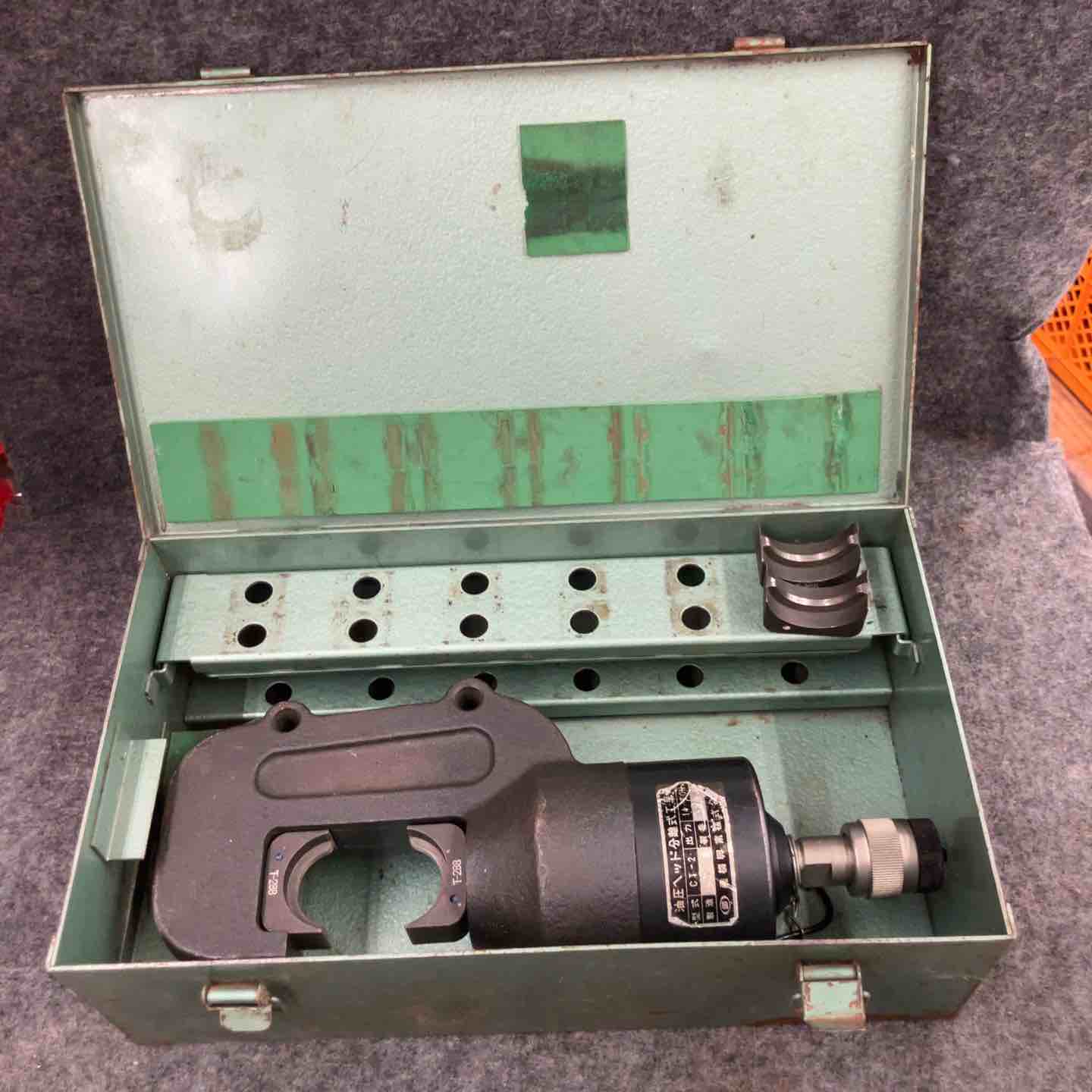 【中古】◇サボテン(CACTUS) 産機興業 油圧頭顱分け隔てる式T型締め付ける物の具 CT-2【鴻巣店】