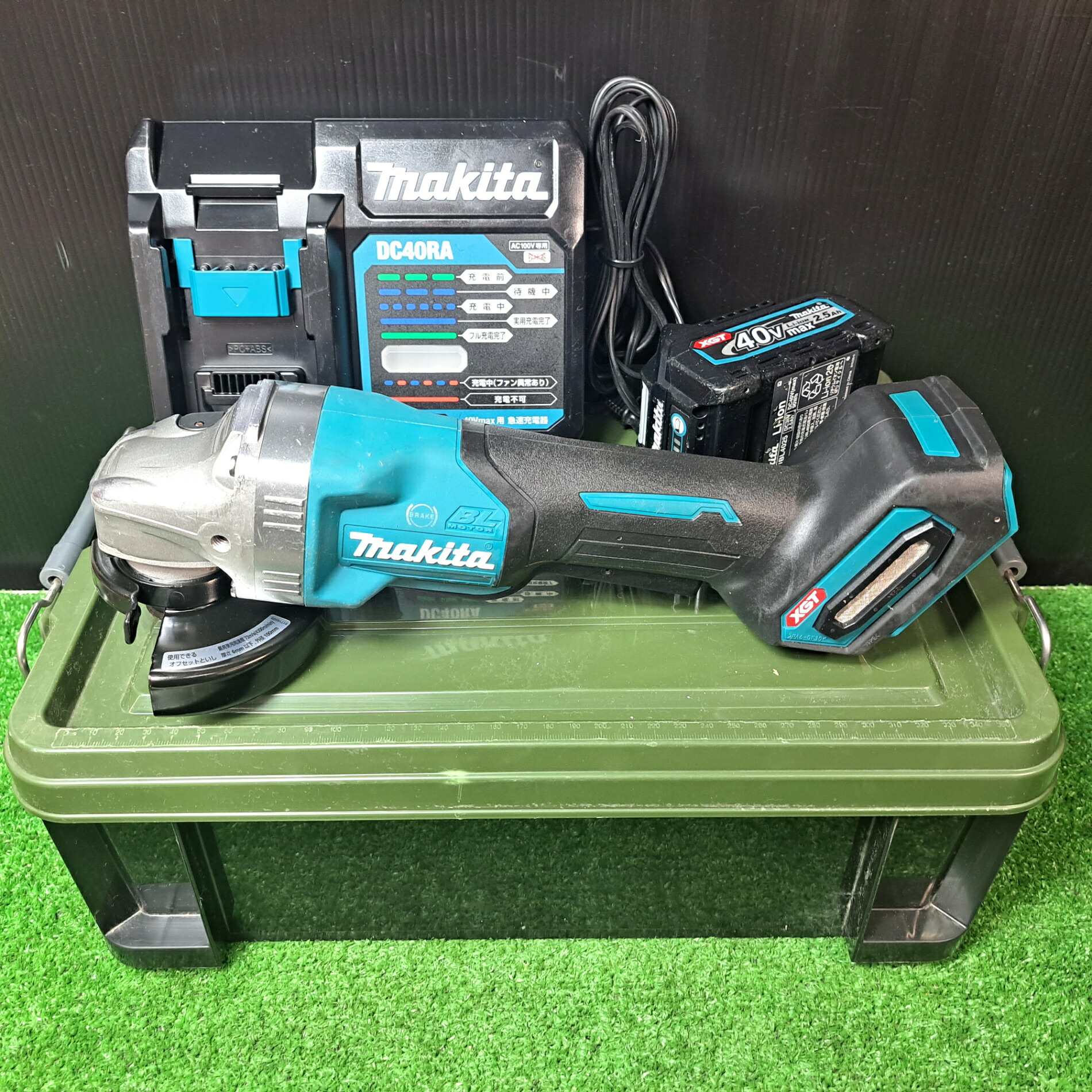 【中古】★マキタ(makita) 100粍コードレスディスクグラインダ GA009GRDX 乾電池1個のみ 代用容れもの【岩槻店】