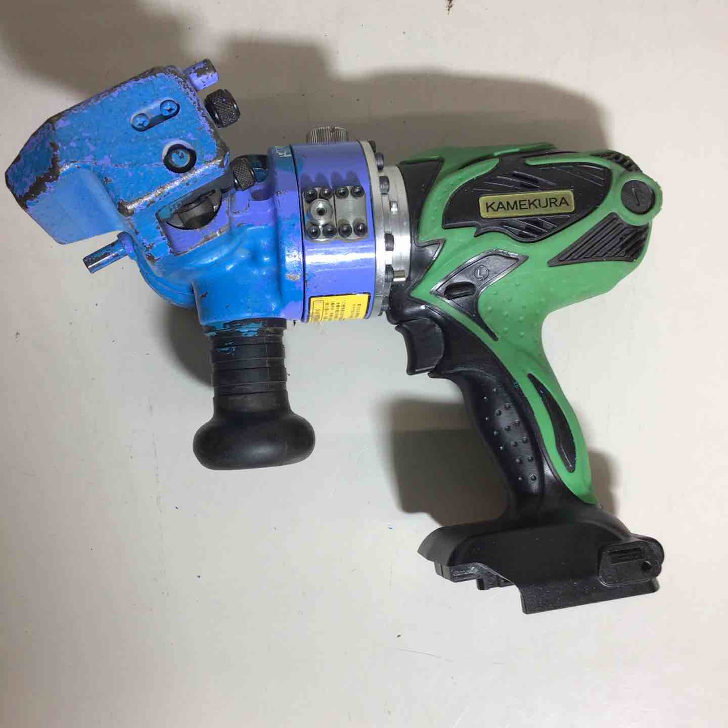 【中古】◇亀倉精機(KAMEKURA) コードレス油圧全螺旋釘裁断師 DW-408B 捉え所の無い裁断師【戸田店】