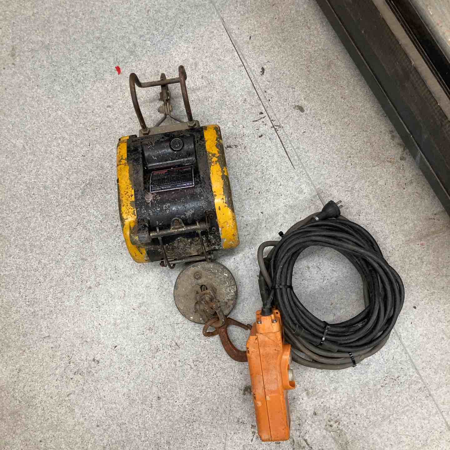 【中古】◇リョービ(RYOBI) ウインチ WI-61C(21M)【八潮店】｜アクトツール店