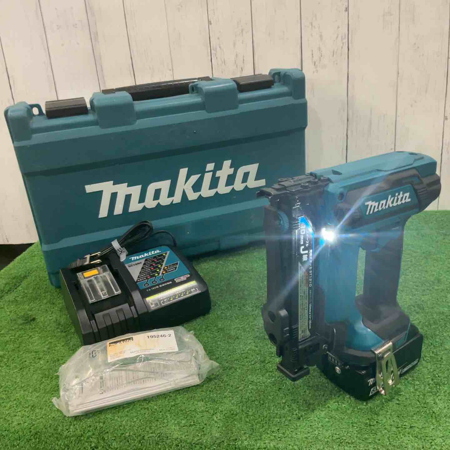 【中古】★マキタ(makita) コードレスタッカー ST121DRG【三角江店】
