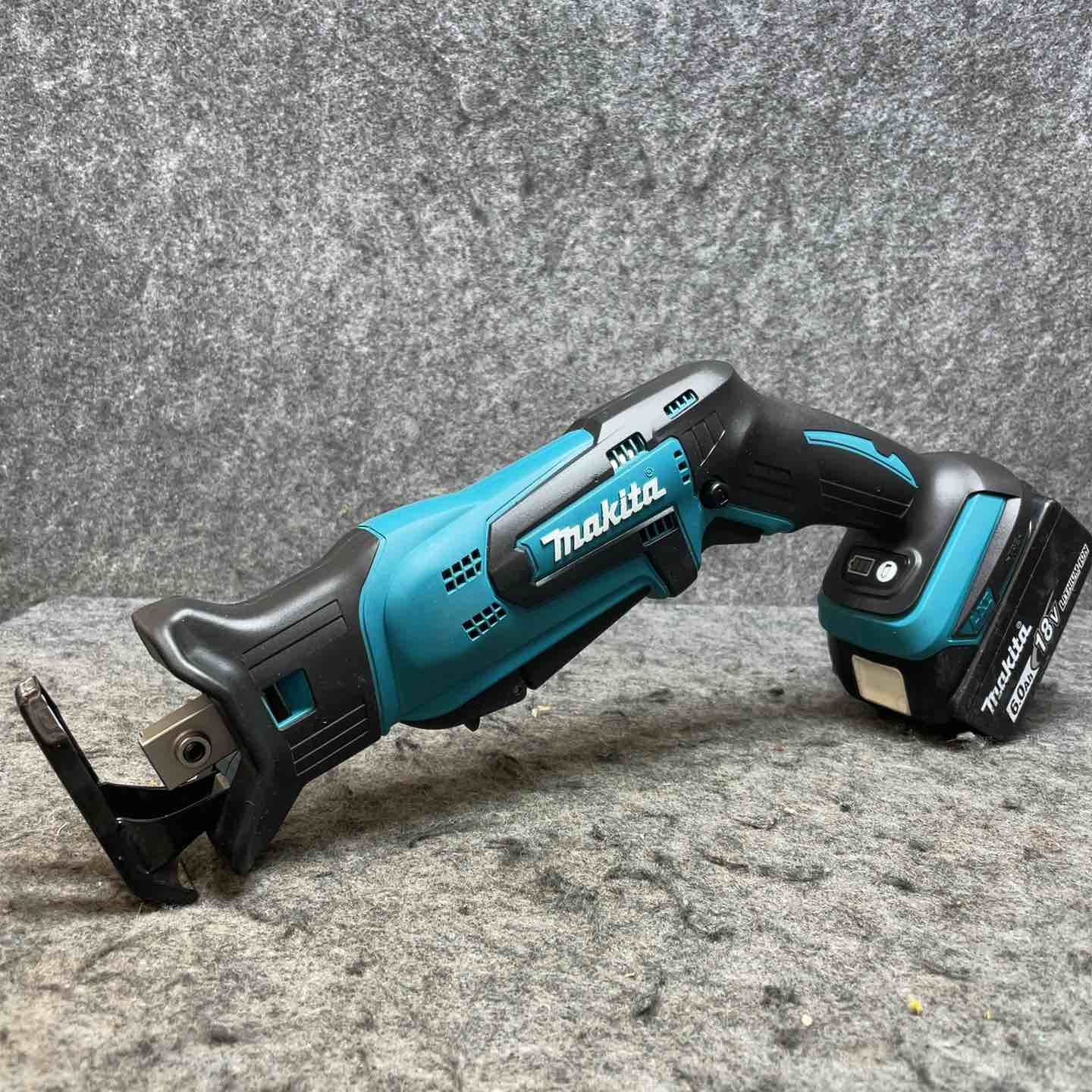 【中古】マキタ(makita) コードレスレシプロソー JR184DZ 18V6.0Ah蓄電池付 【桶川店】