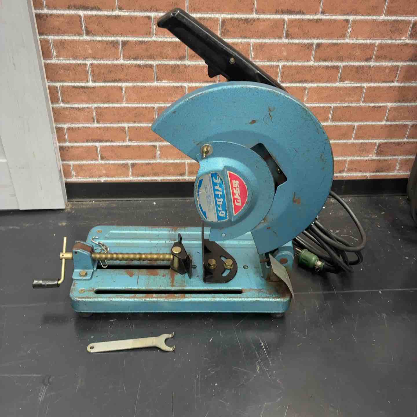 【中古】新ダイワ(Shindaiwa) 305mm高速切断機 L120S-N ライトカッター【藤沢店】｜アクトツール店