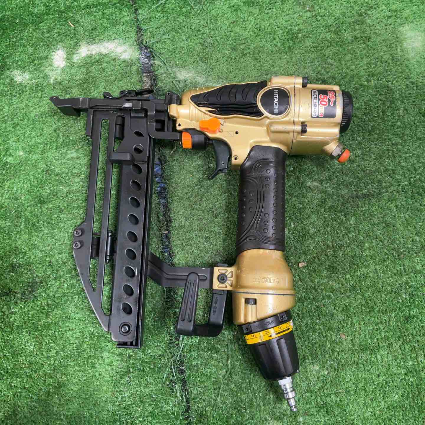 【中古】★ハイコーキ(HIKOKI ※旧:日立工機) 高圧フロアタッカ N5004HMF【草加店】