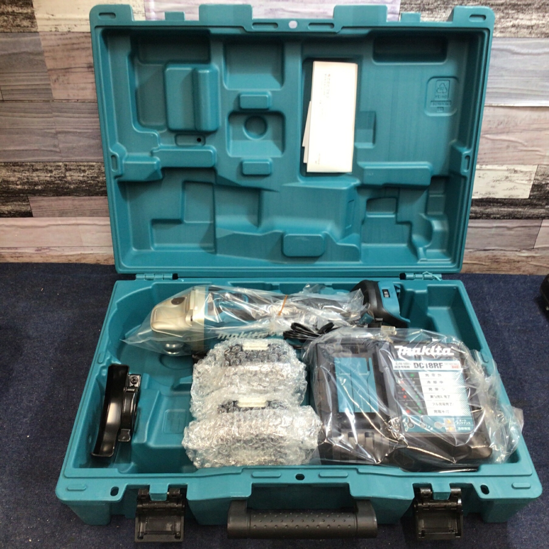 【新古】★マキタ(makita) 100粍コードレスディスクグラインダ GA412DRGX【岩槻店】