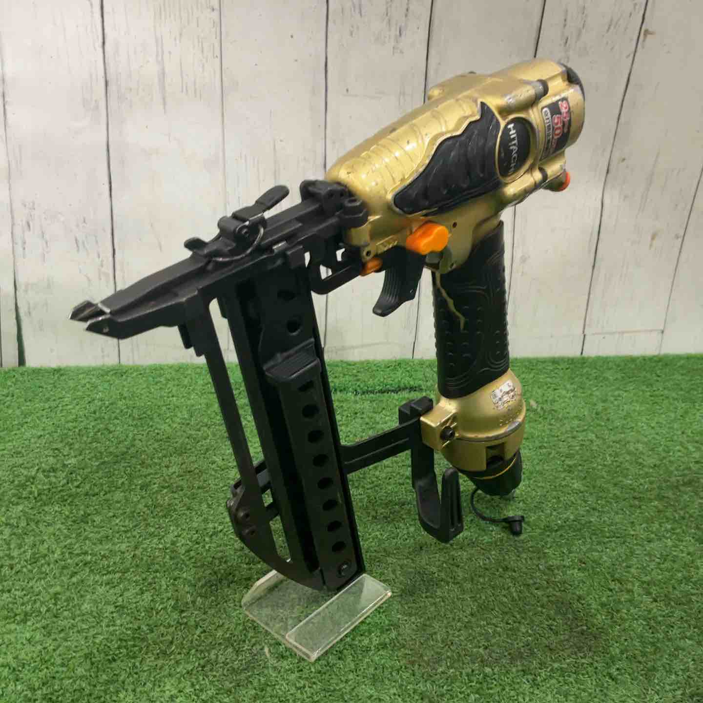 【中古】★ハイコーキ(HIKOKI ※旧:日立工機) 高圧フロアタッカ N5004HMF 動くこと突き止める済【三角江店】