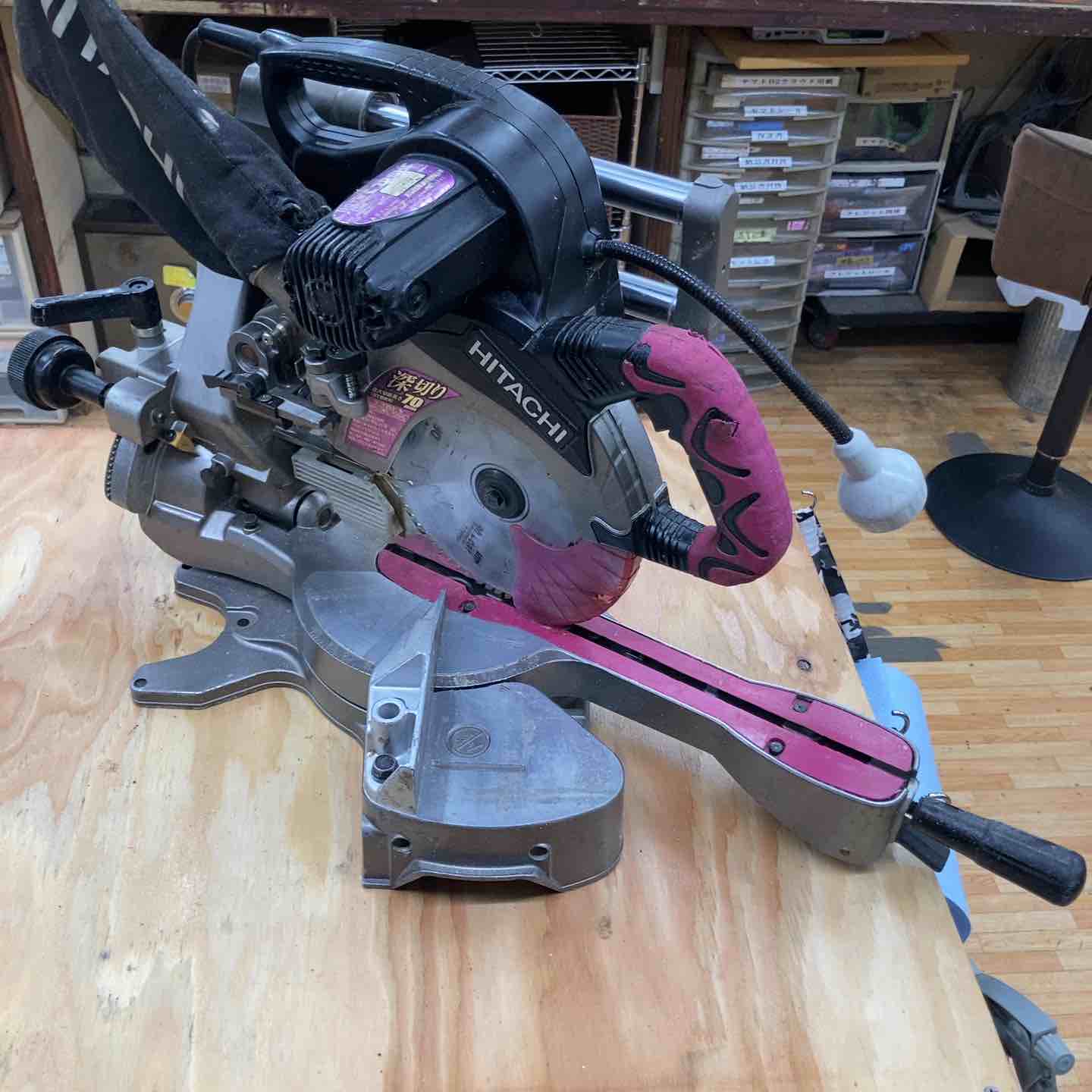【中古】★ハイコーキ(HIKOKI ※旧:日立工機) 卓上横すべり丸のこ C7RSHC ※備考欄必読※【柏店】 卓上丸のこ-電動工具本体