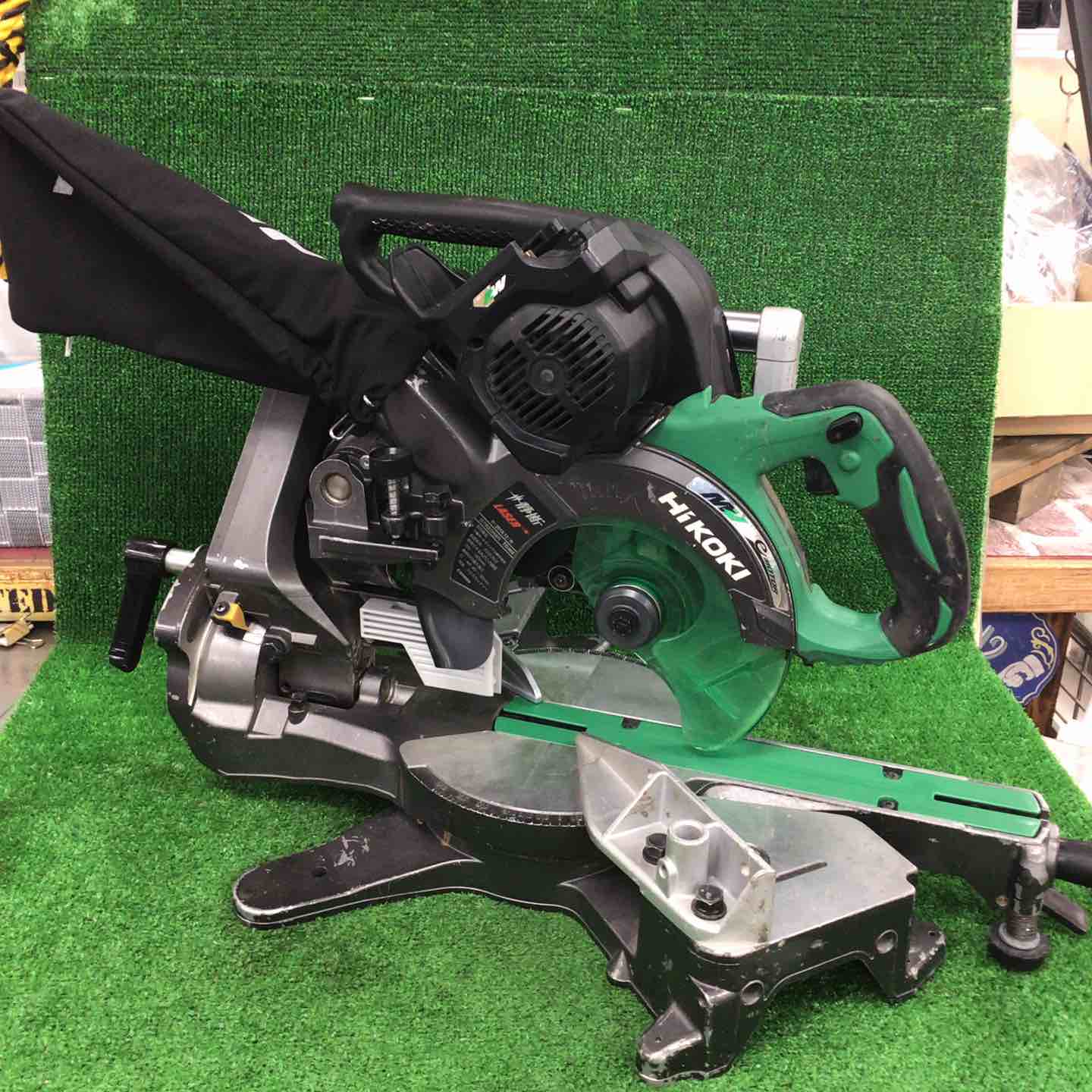 【中古】★ハイコーキ(HIKOKI ※旧:日立工機) コードレス卓上横すべり丸のこ C3606DRB(NN)【川崎店】 DIY・工具-花・ガーデン・DIY-切断工具
