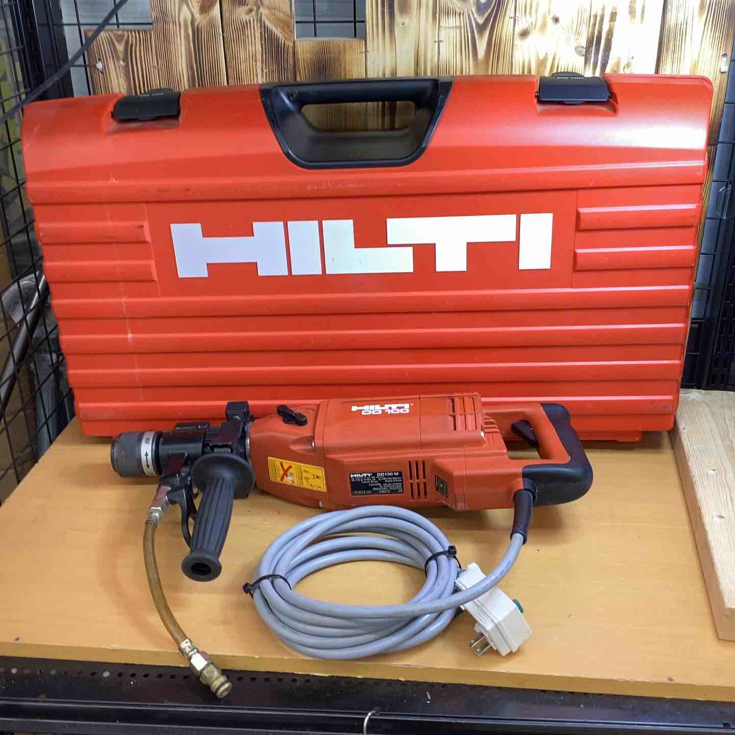 【中古】ヒルティ Hilti ダイヤモンドコアドリル DD100 DD100M容れもの付き添い人【越谷店】