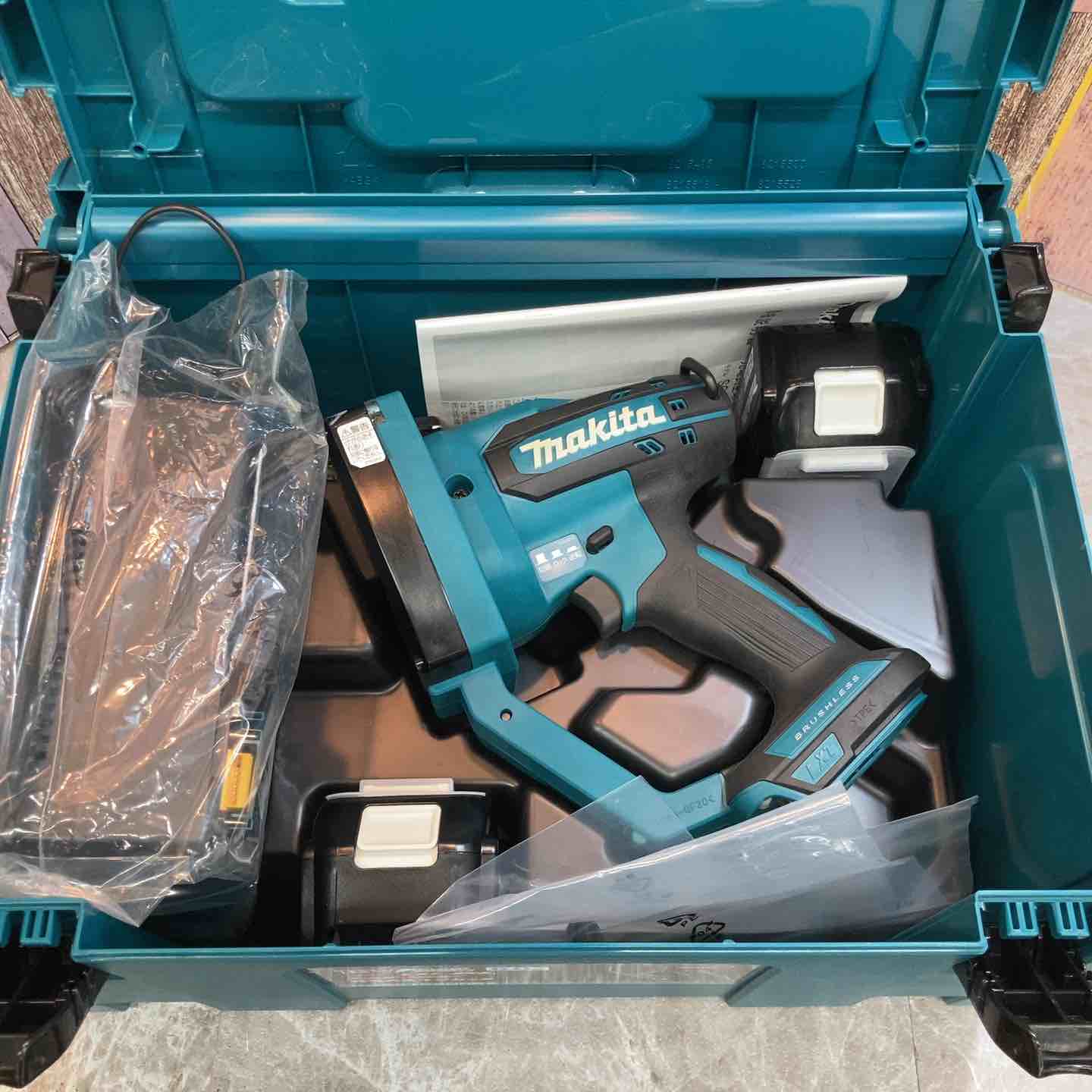 【中古】マキタ makita コードレス全螺旋釘裁断師 SC102DRGX 蓄電池2個付 刃の押しかぶせる皆無【八潮店】
