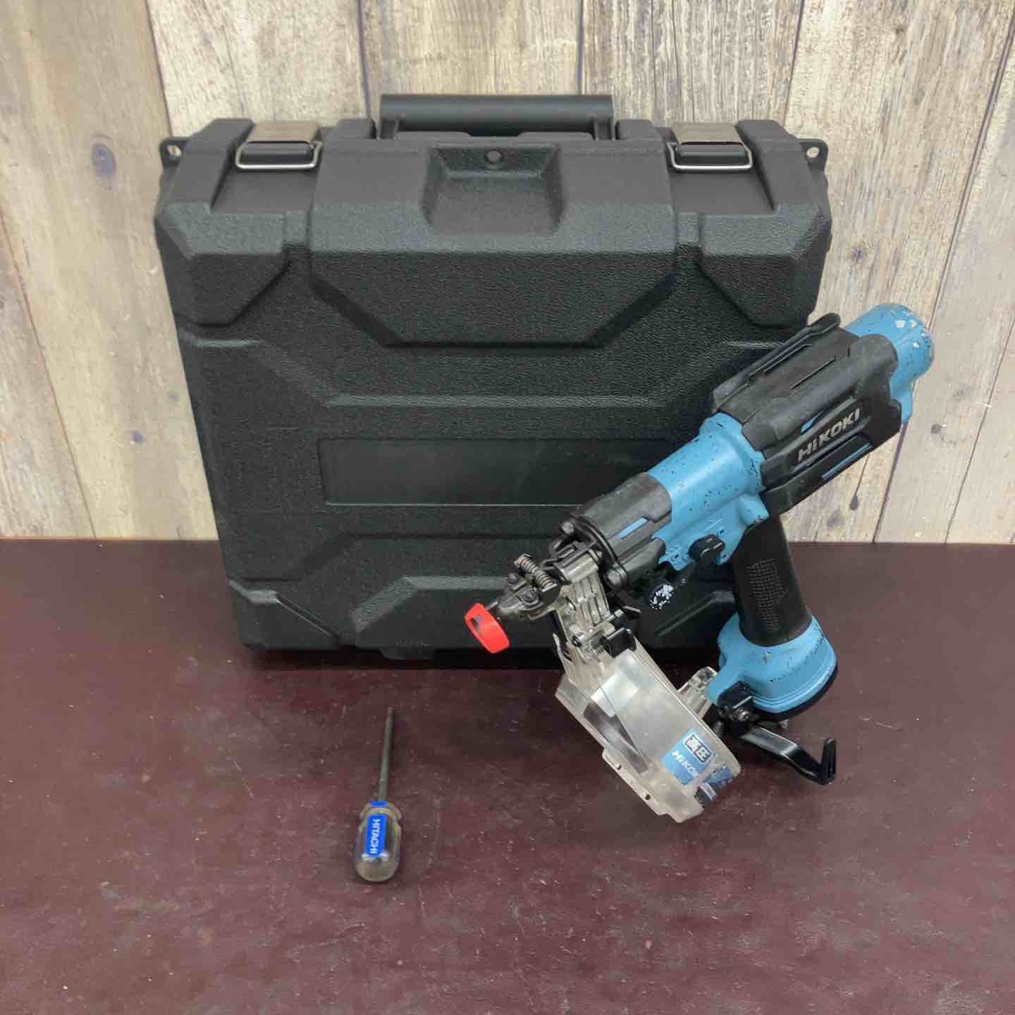 【中古】【中古品】 ハイコーキ(HIKOKI ※旧:日立工機) 高圧大気圏螺旋釘打ち機 WF4HS(CB) 【東大和店】