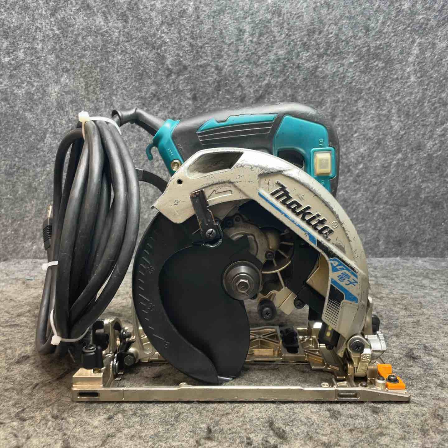 【中古】マキタ(makita) 仕立て上げる用細やか丸のこ HS6402【桶川店】
