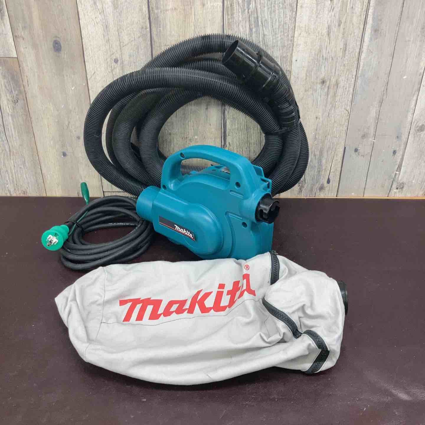 【中古】【中古品】 マキタ(makita) 小型集じん機 乾式 450(P) 【東大和店】