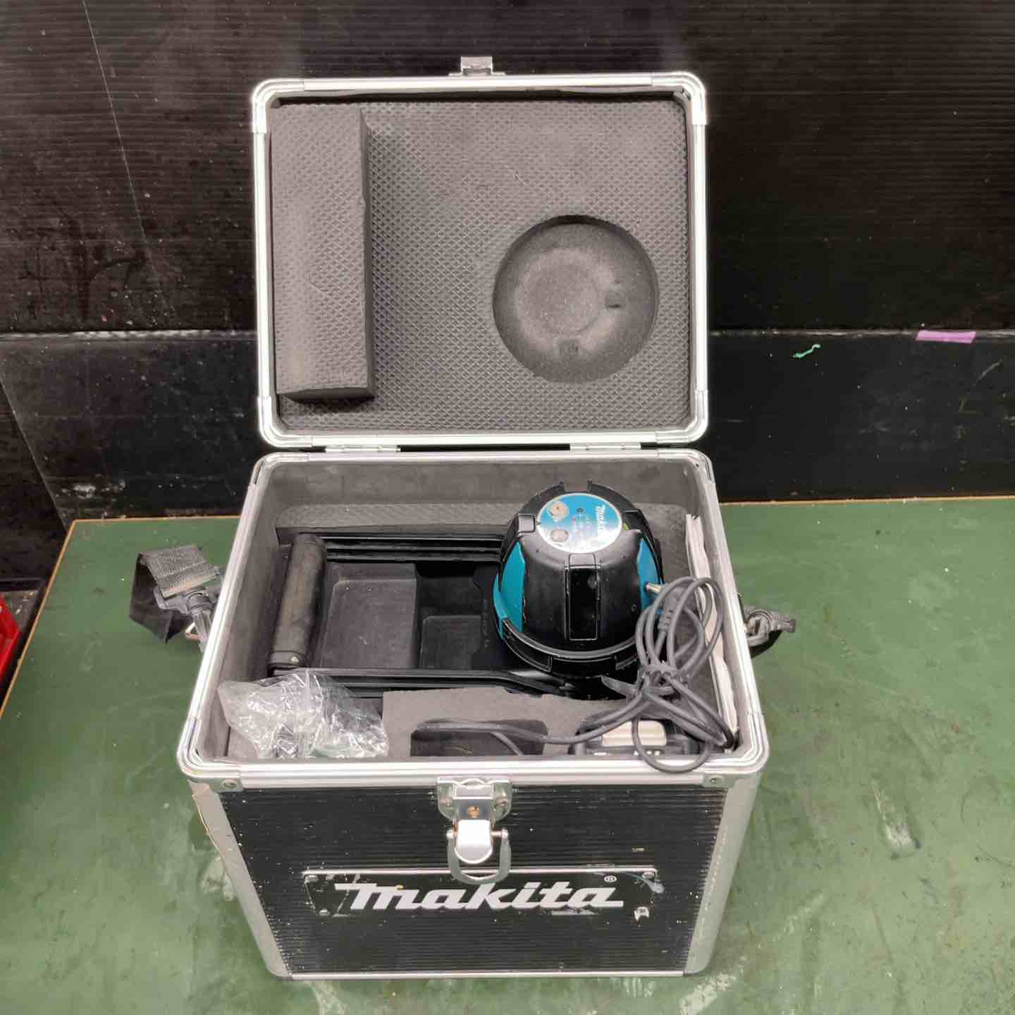 【中古】◇マキタ(makita) コードレス緑であることレーザ墨出し器 SK209GDZ 高明快さ (SK209GD) BL1015属する【戸田店】