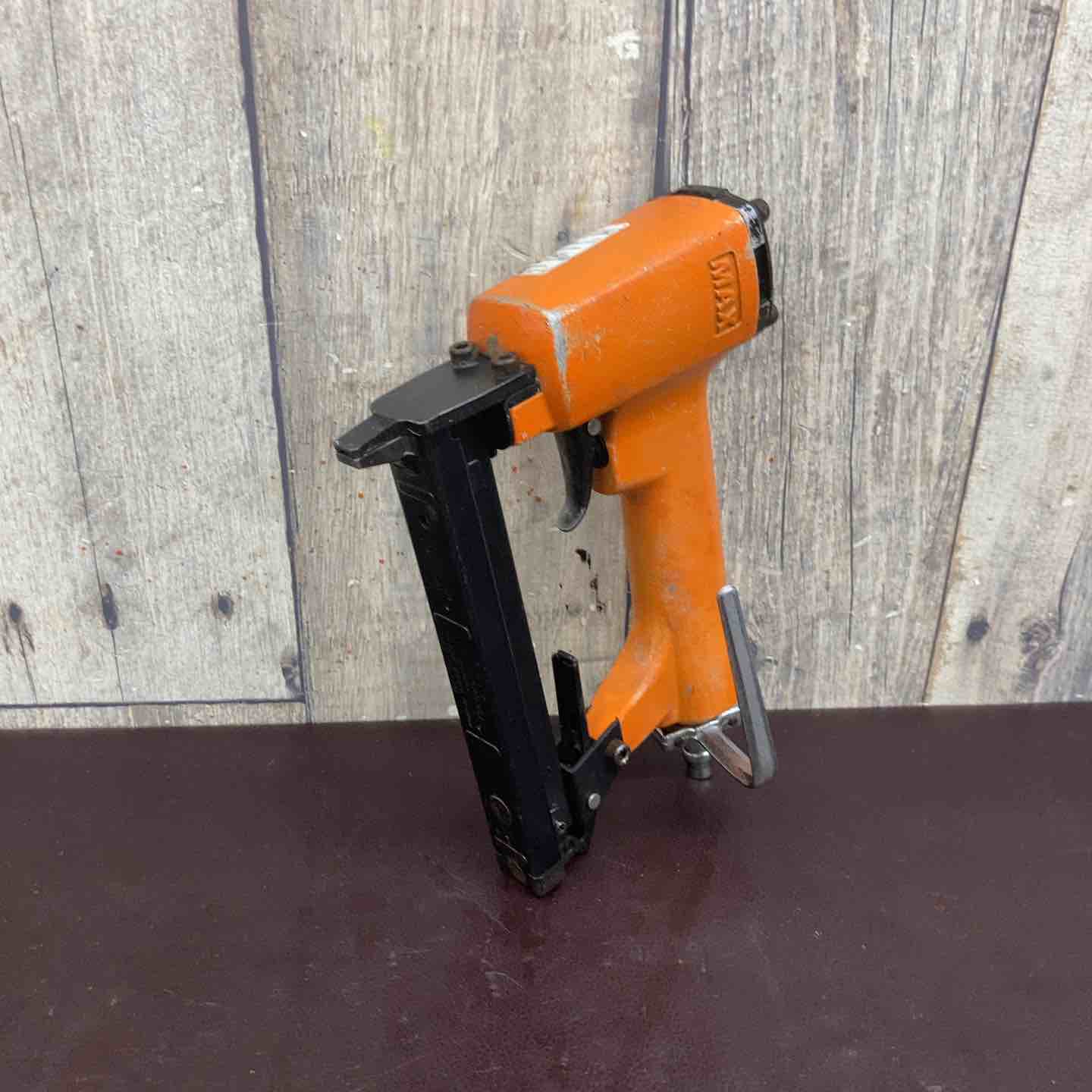 【中古】【中古品】 マックス(MAX) 常圧エアタッカ TA-20A/422Jキュウオン 【東大和店】