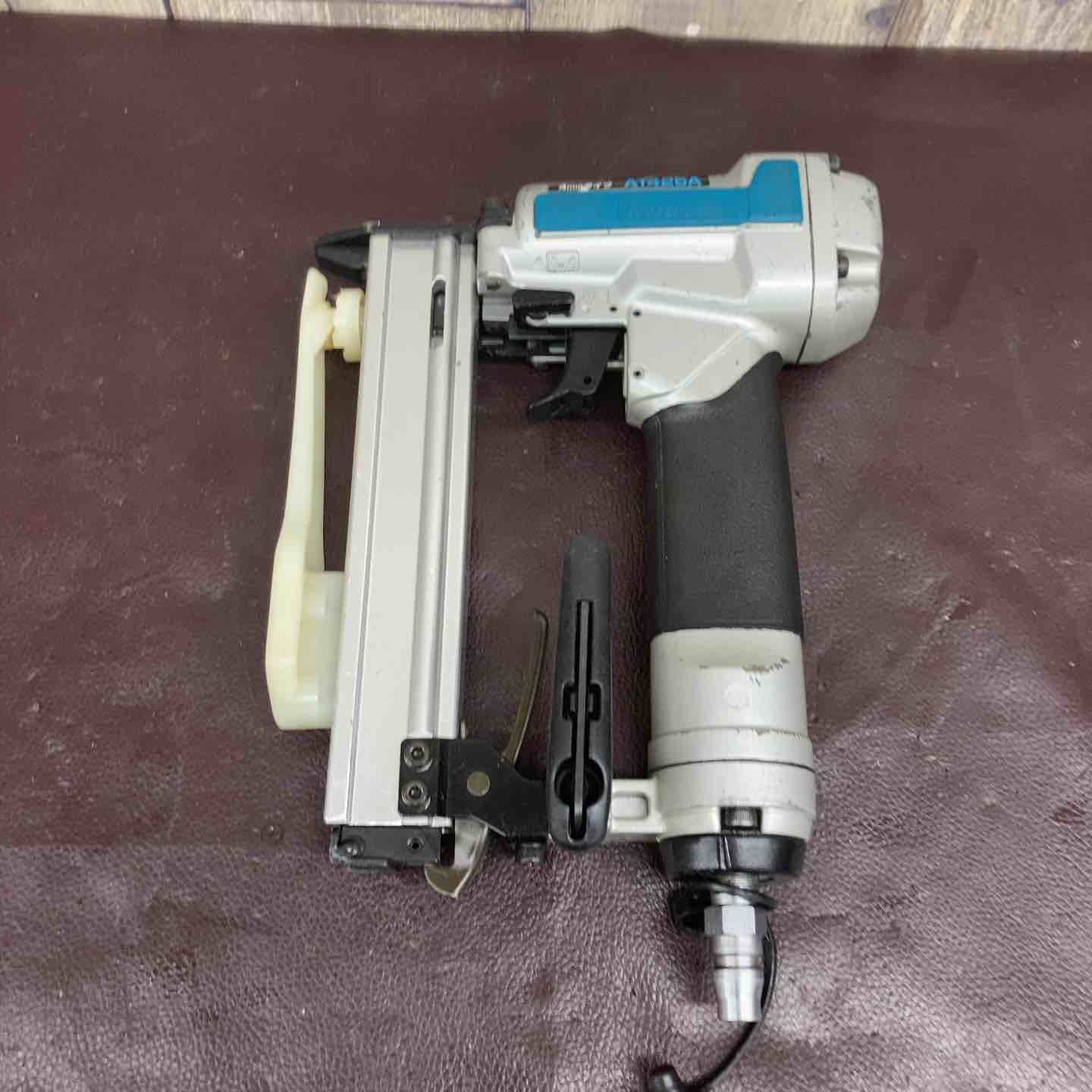 【中古】【中古品】 マキタ(makita) 常圧エアタッカ  AT425A 【東大和店】