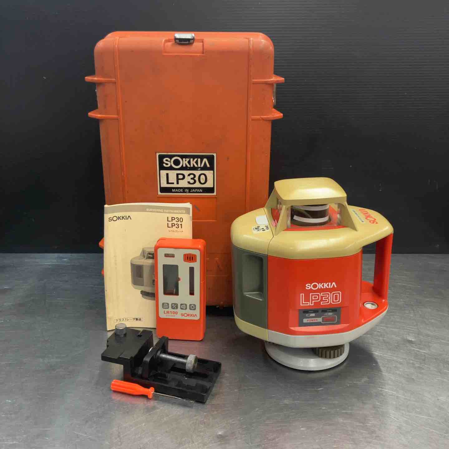 【中古】【中古品】 ソキア(SOKKIA) 回転させるレーザ(レベルプレーナー) LP30 【東大和店】