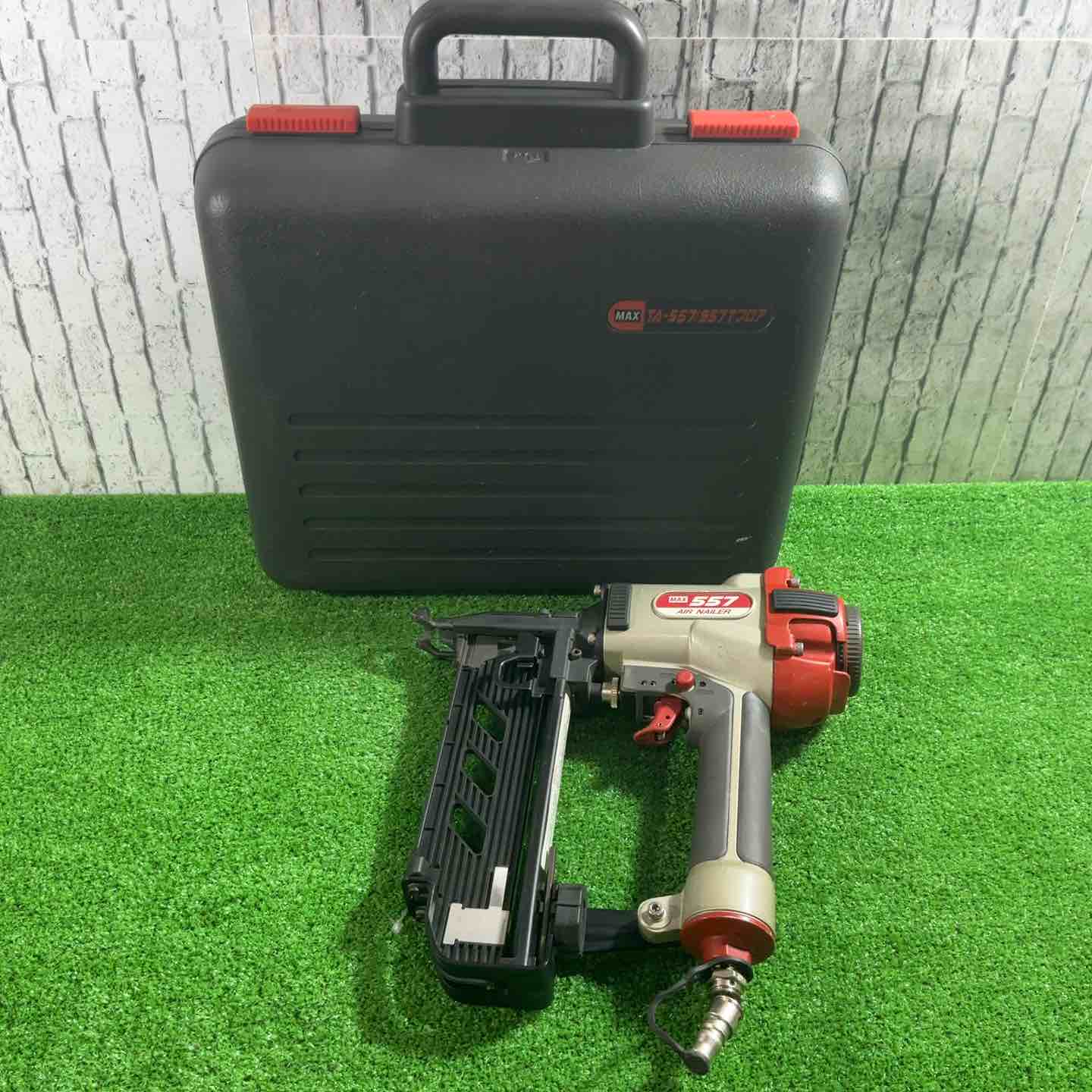 【中古】☆マックス(MAX) 常圧フロアタッカ TA-557/957T立ち会い場【三角江店】