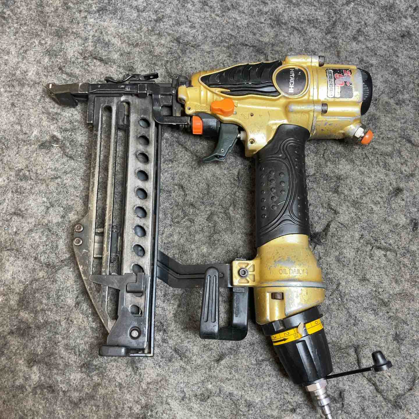 【中古】ハイコーキ(※旧:日立工機) 高圧フロアタッカ N5004HMF【桶川店】