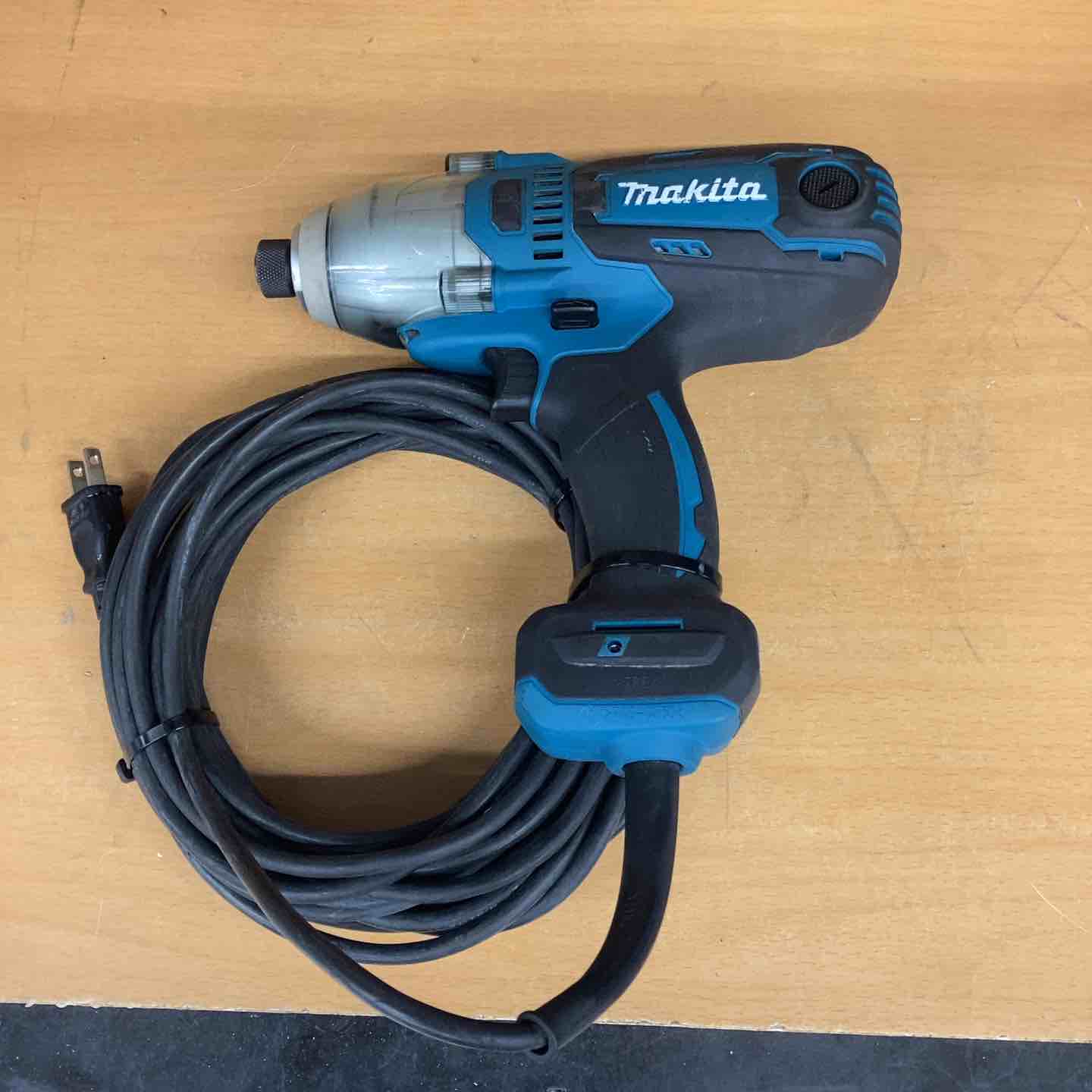 【中古】☆マキタ(makita) インパクトドライバ TD0220【越谷店】