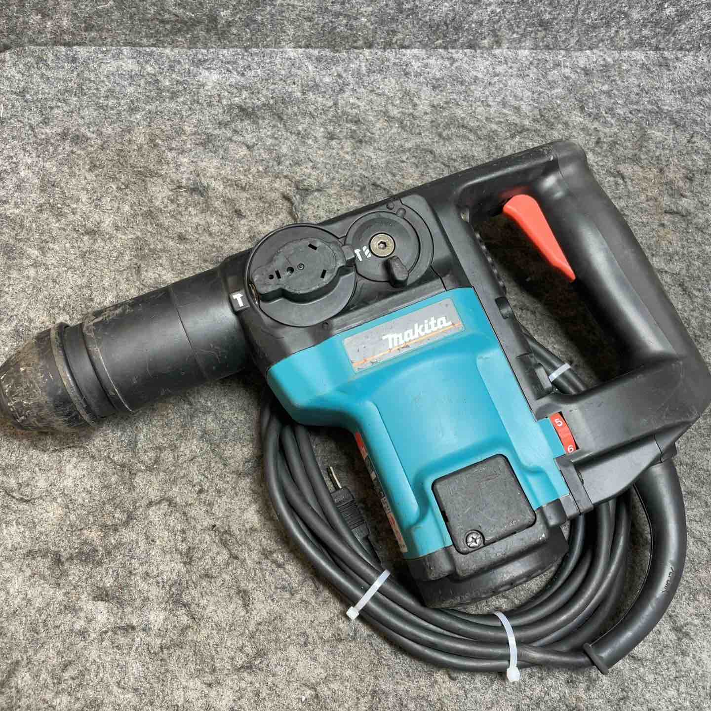 【中古】マキタ(makita) ハンマドリル HR3000C【桶川店】
