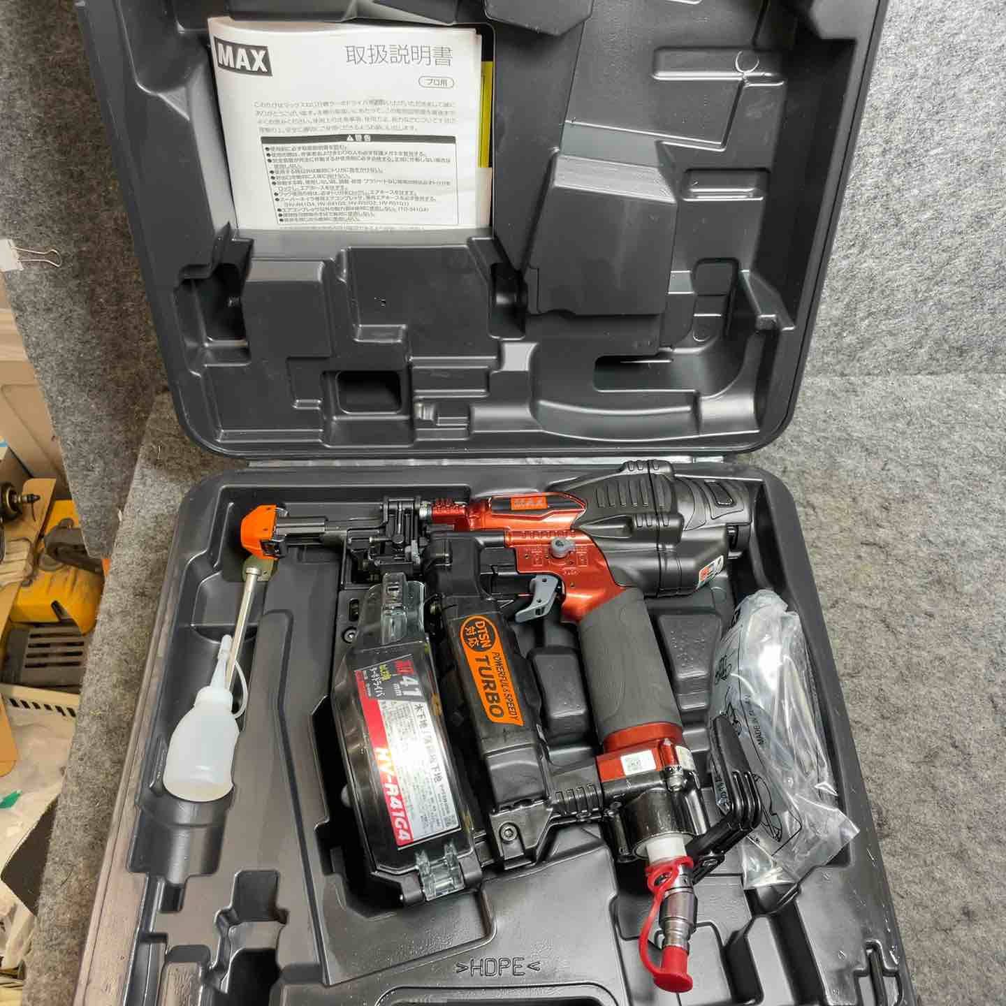 【中古】マックス(MAX) 高圧大気圏螺旋釘打ち機 HV-R41G4-R【桶川店】