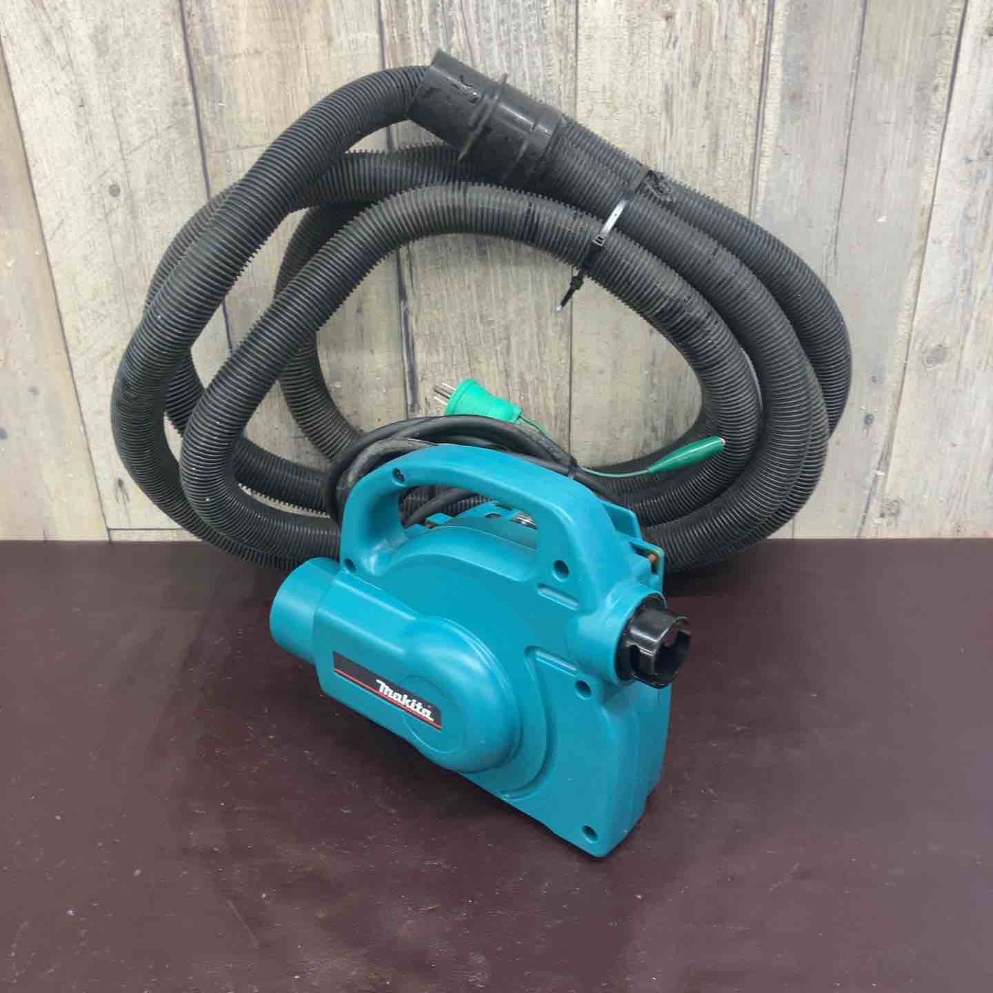 【中古】【中古品】 マキタ(makita) 小型集じん機 乾式 450(P) 【東大和店】｜アクトツール店 19,800円