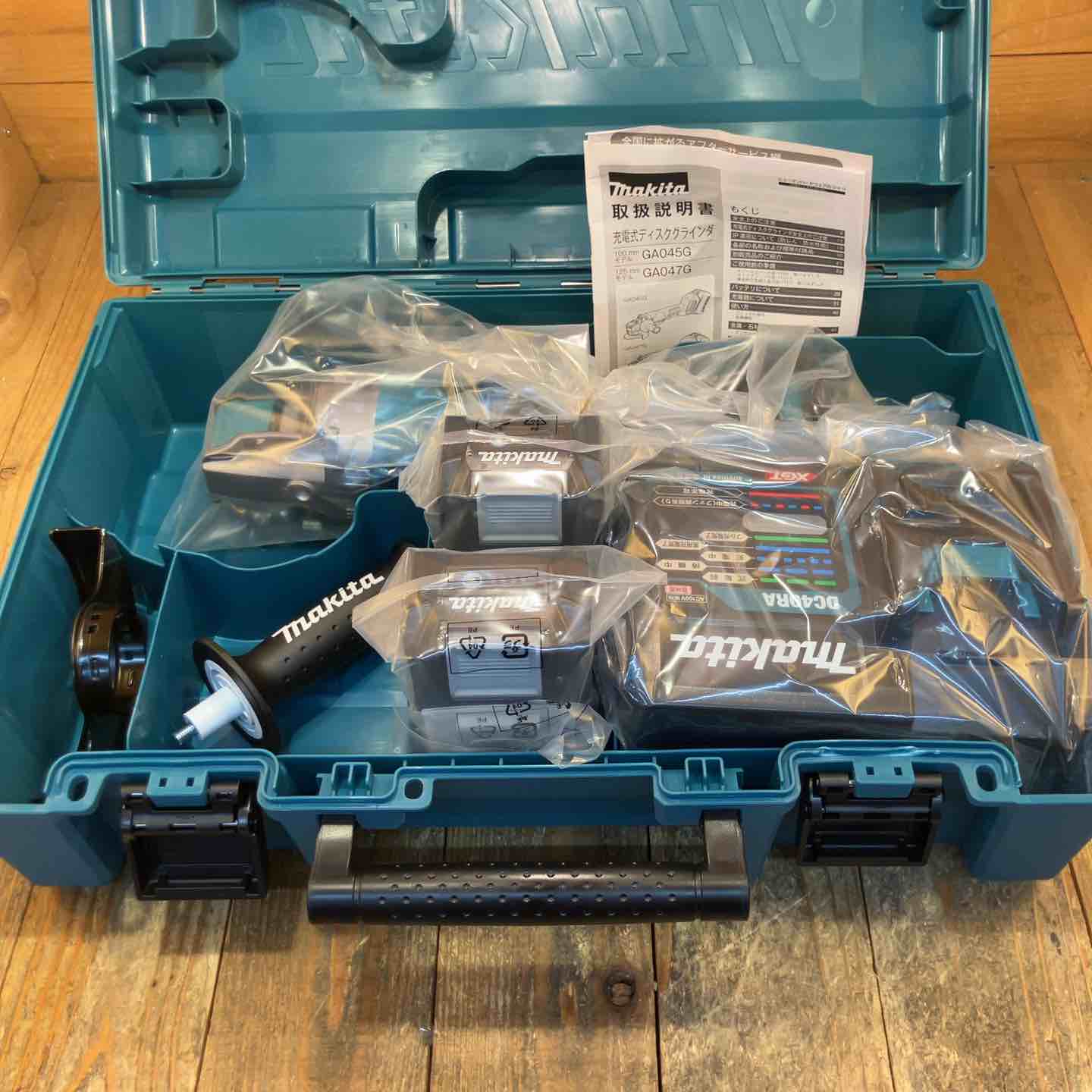 【新古】★マキタ(makita) 125粍コードレスディスクグラインダー GA047GRMX【所沢店】