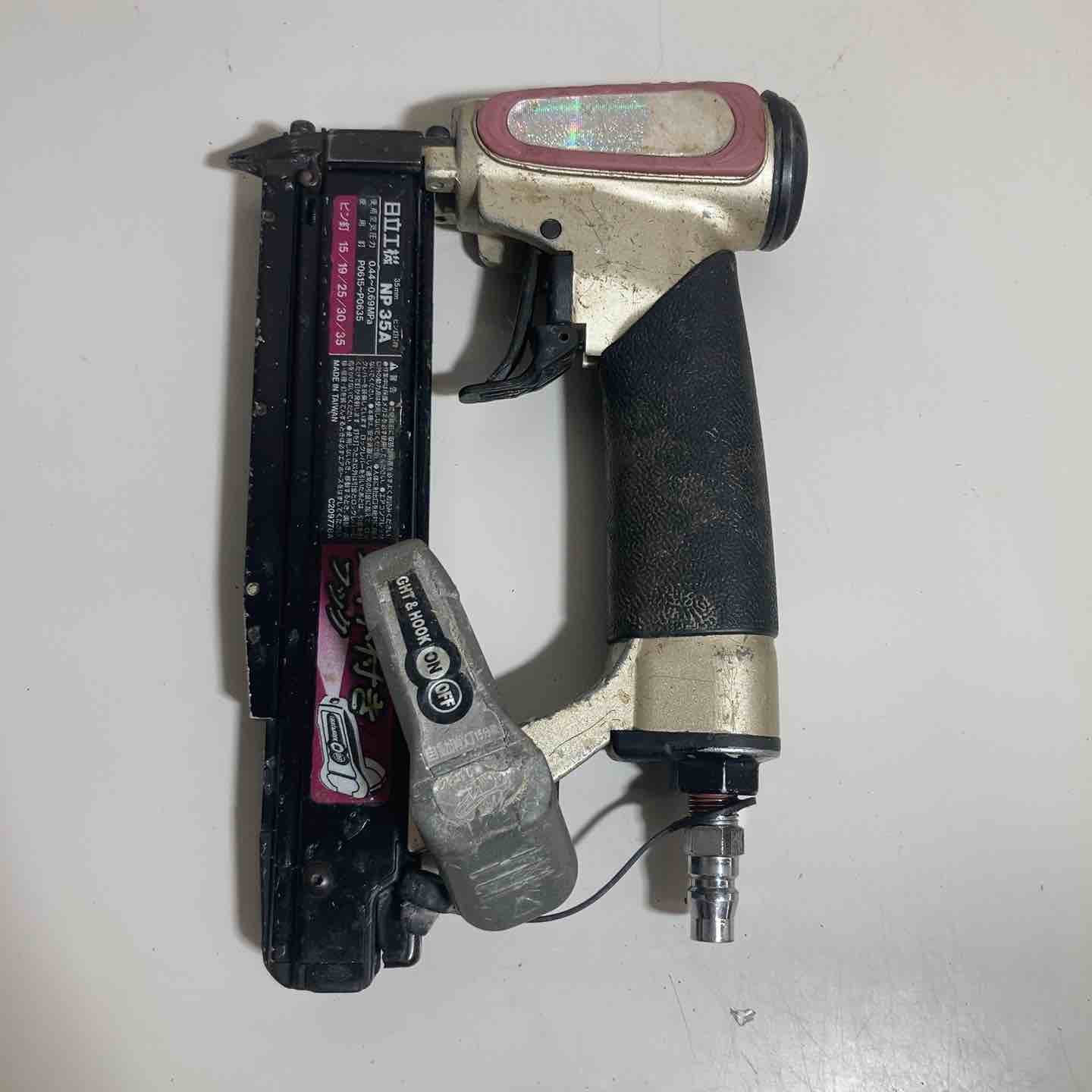 【中古】★ハイコーキ(HIKOKI ※旧:日立工機) 常圧ピンネイラ NP35A 本体のみ、点火装置点灯しません【戸田店】