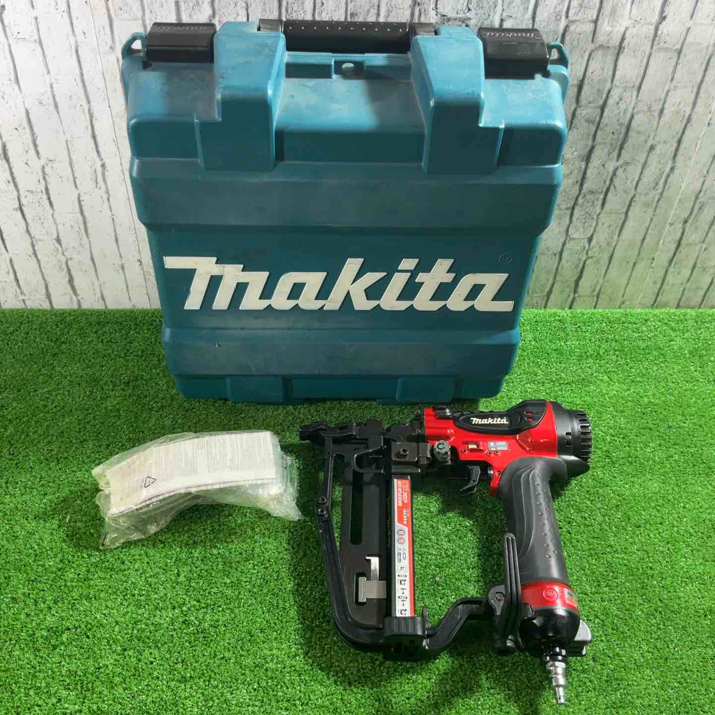 【中古】★マキタ(makita) 高圧フロアタッカ AT450HA 動くこと突き止める済【三角江店】