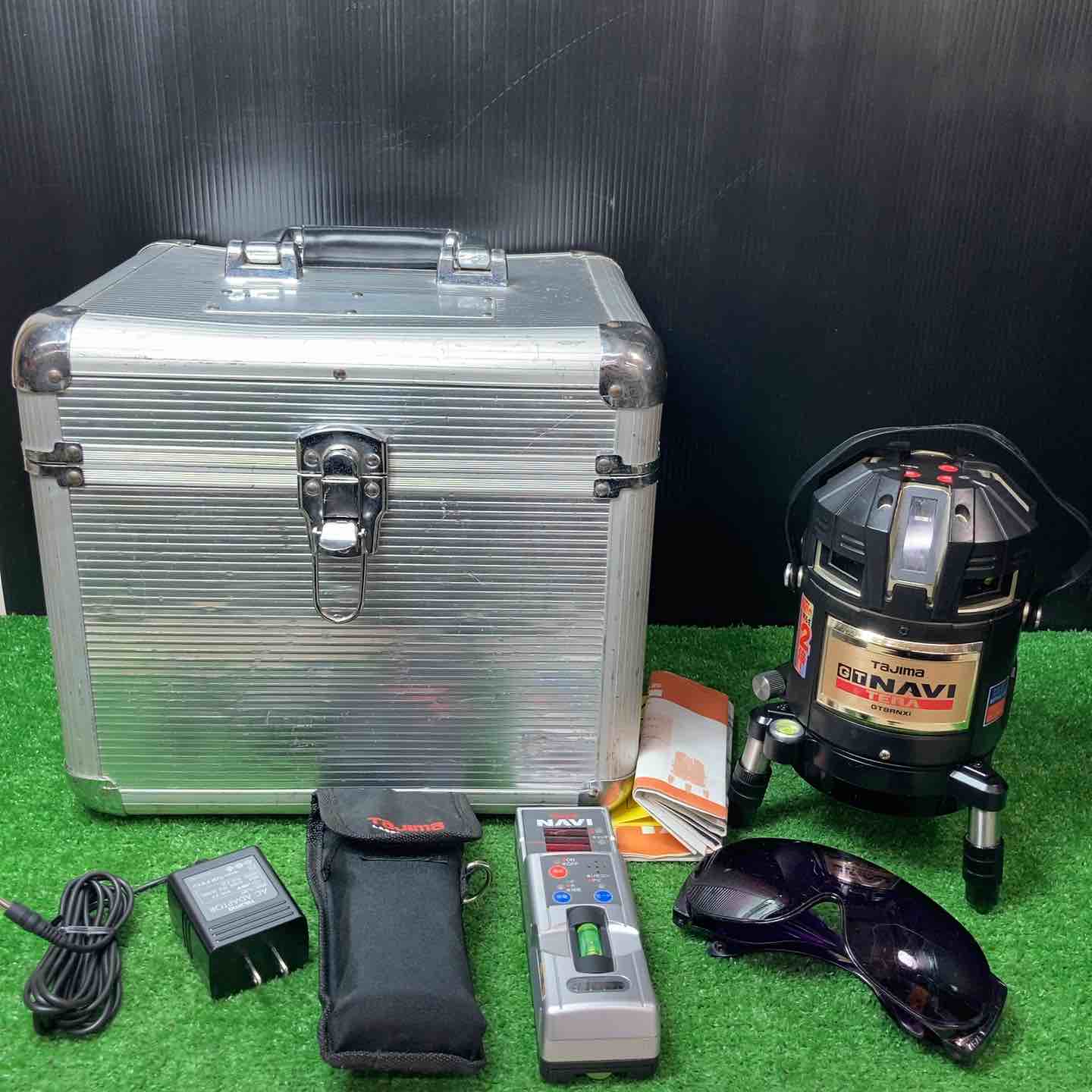 【中古】◇タジマ(TAJIMA) レーザ墨出し器 GT8RNXi 受光器付き添い人 赤いことレーザ【岩槻店】