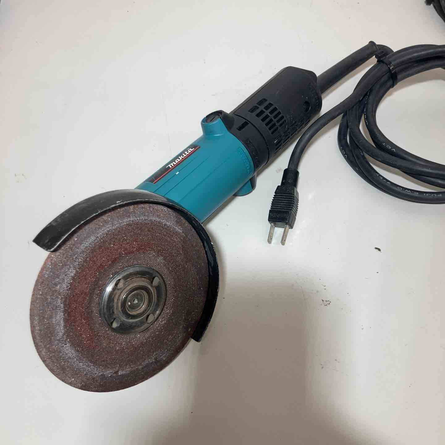 【中古】☆マキタ(makita) 125粍レコード盤圧砕機 9535CB 本体のみ【戸田店】