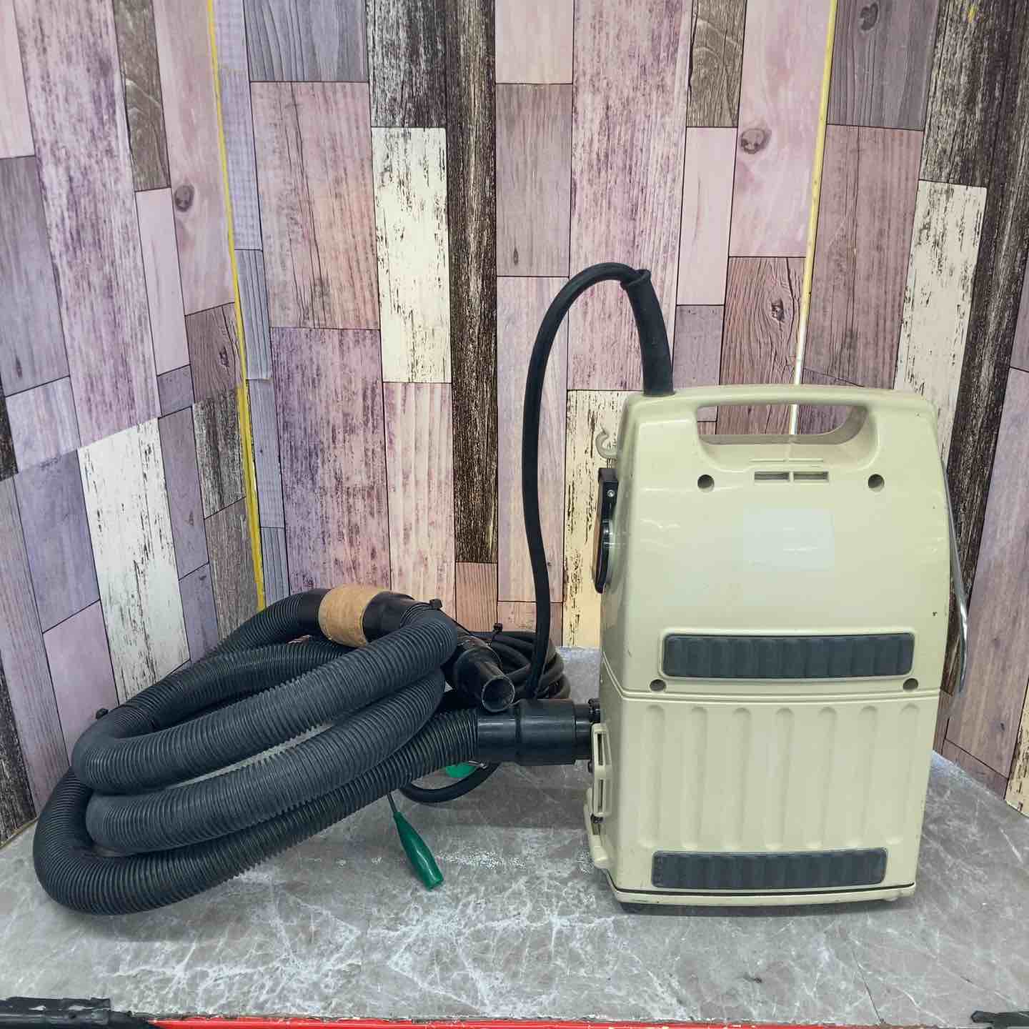 【中古】☆マキタ(makita) 持ちはこぶ用集じん機 421S(P) 421SP【八潮店】
