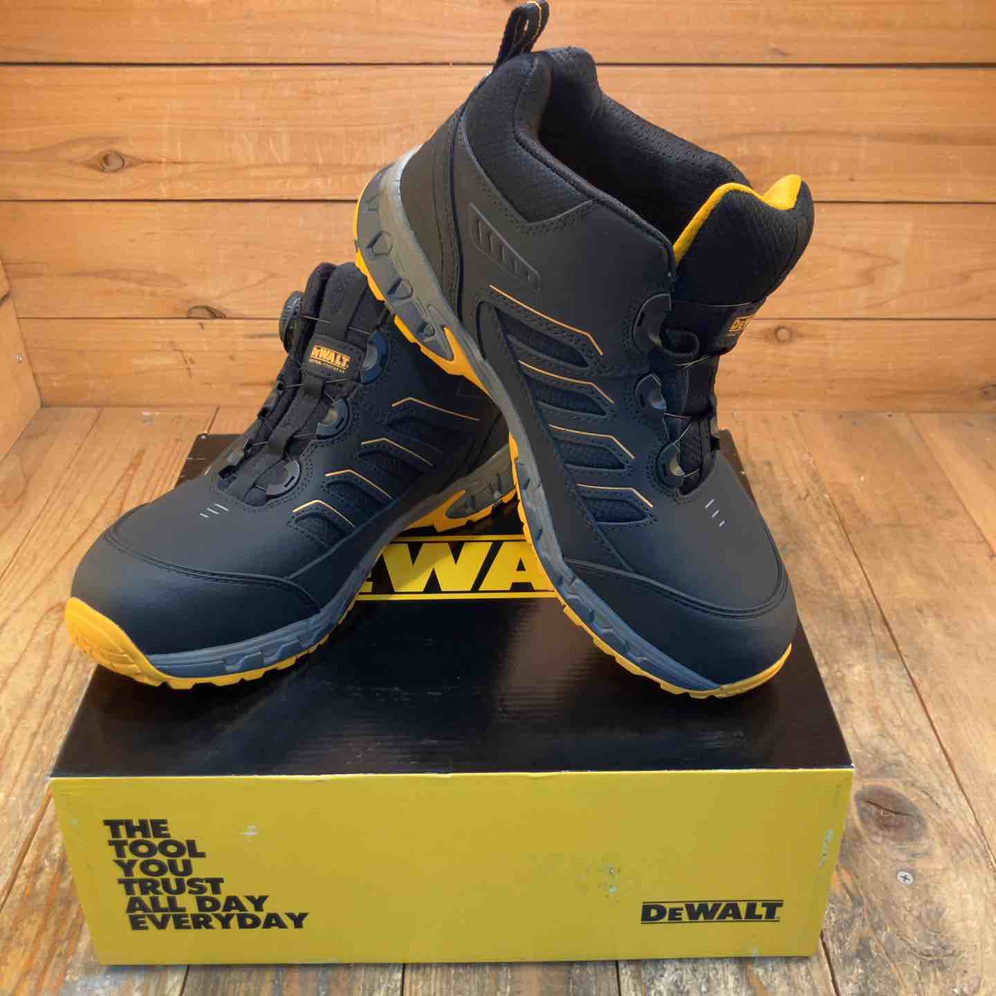 【新古】◇デウォルト 安全性のある靴 DWF50304-101 28糎【所沢店】