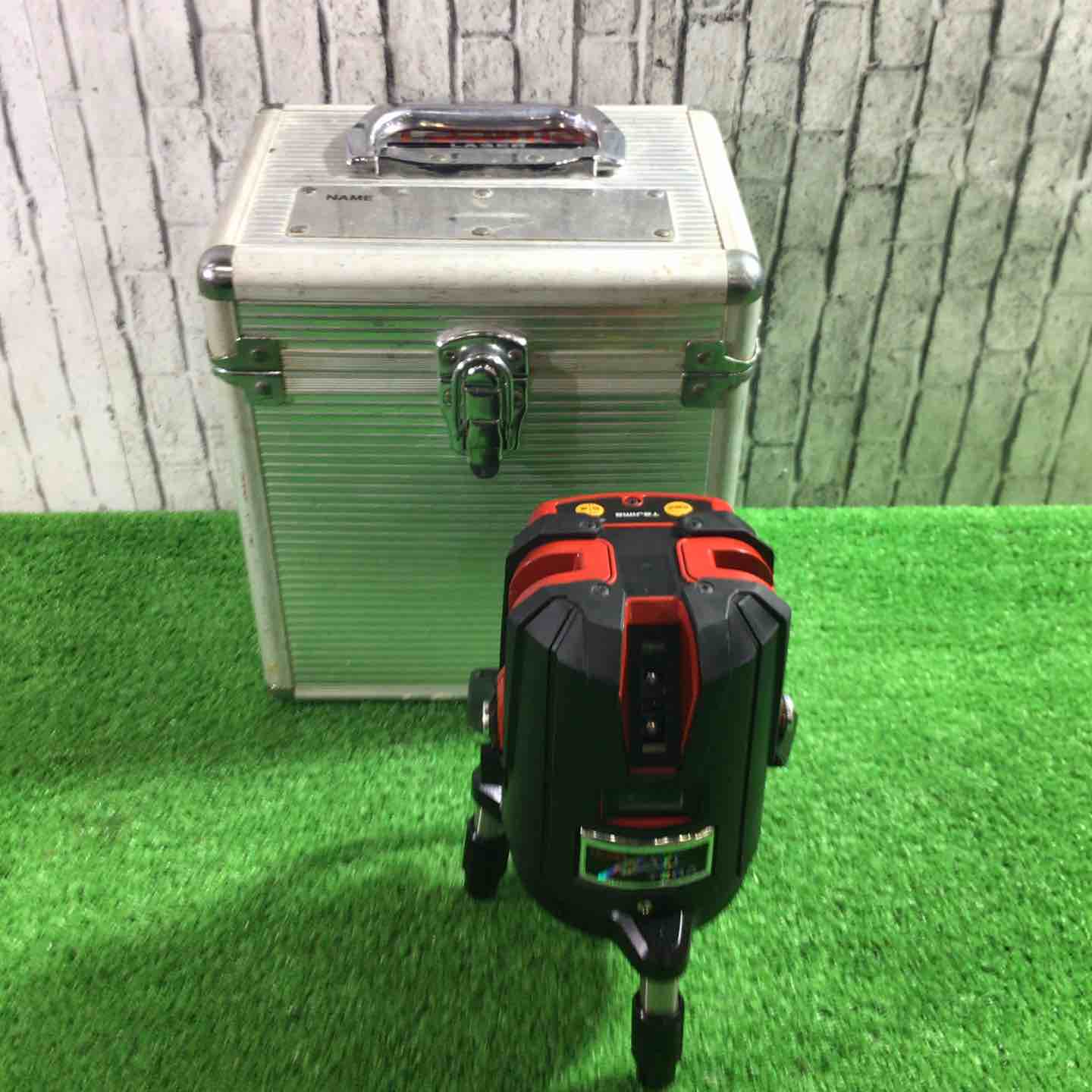 【中古】◇タジマ(TAJIMA) レーザ墨出し器 AXIS TERA テラ KYR 10m 矩・横・両縦 AXT-KYR 動くこと突きとめる済【三角江店】