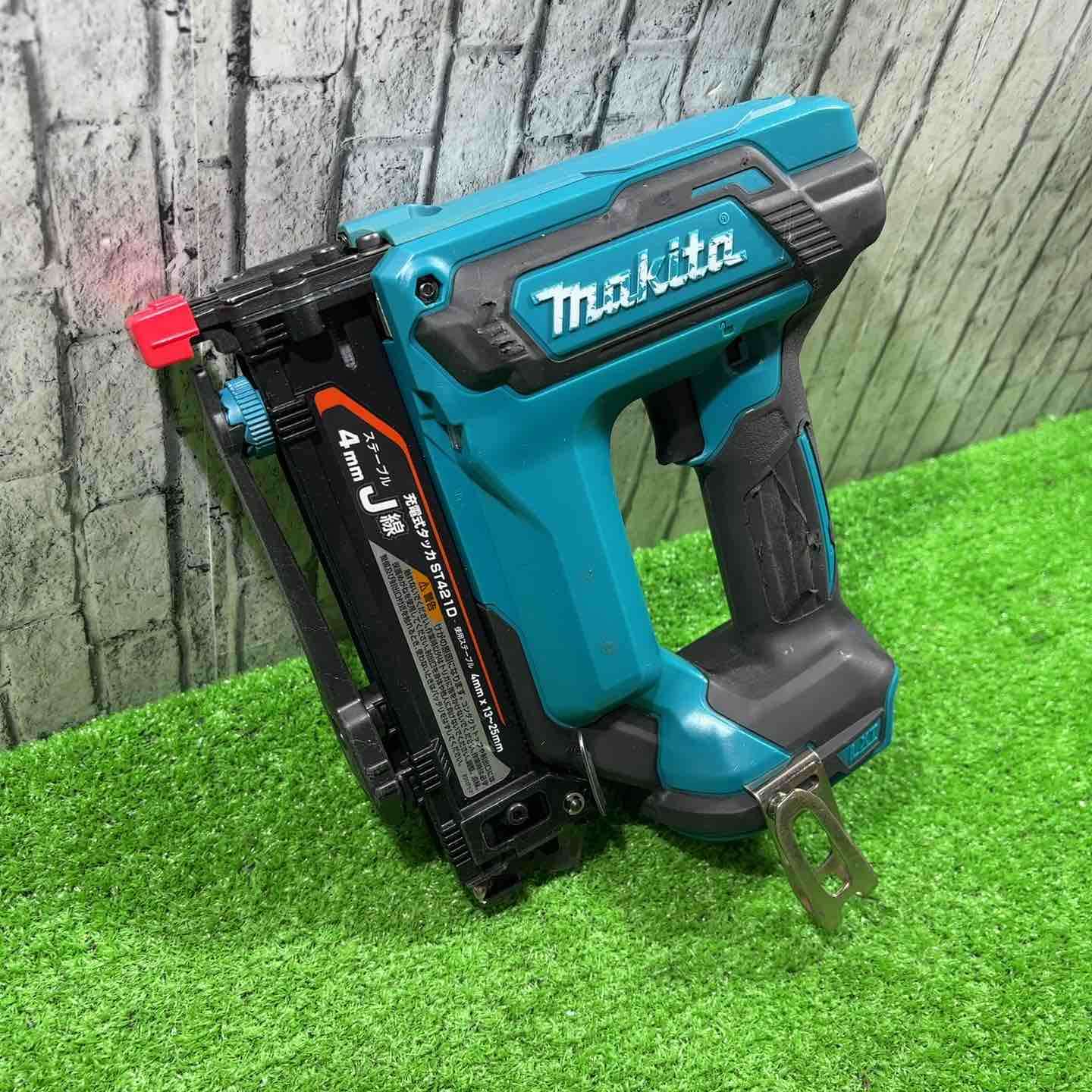 【中古】★マキタ(makita) コードレスタッカー 18V ST421DZK【三角江店】
