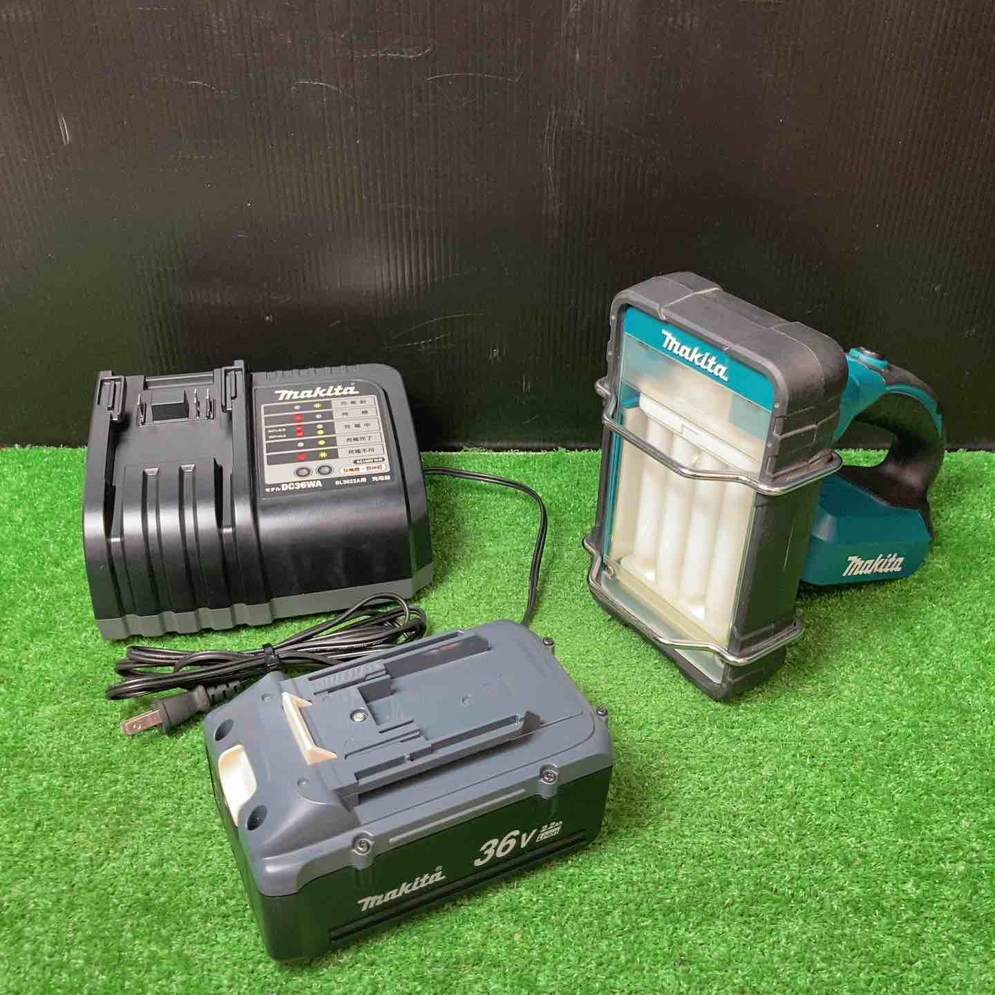 【現況品】☆マキタ(makita)  コードレス螢光灯 ML360 乾電池＋申し受ける器付き添い人♪【岩槻店】