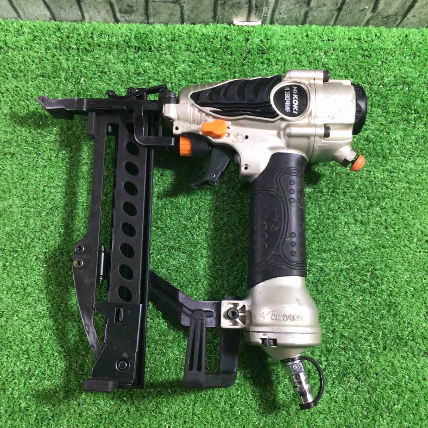 【中古】★ハイコーキ(HIKOKI ※旧:日立工機) 常圧フロアタッカ N3804MF【三角江店】