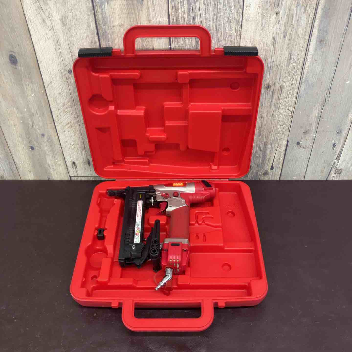 【中古】【中古品】 マックス(MAX) 高圧フロアタッカ HA-38F2(D)/4MA立ち会い場 【東大和店】