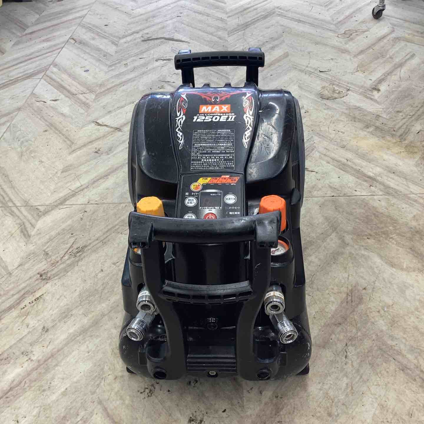【中古】◇マックス(MAX) エアコンプレッサー AK-HL1250E2 黒いこと【越谷店】