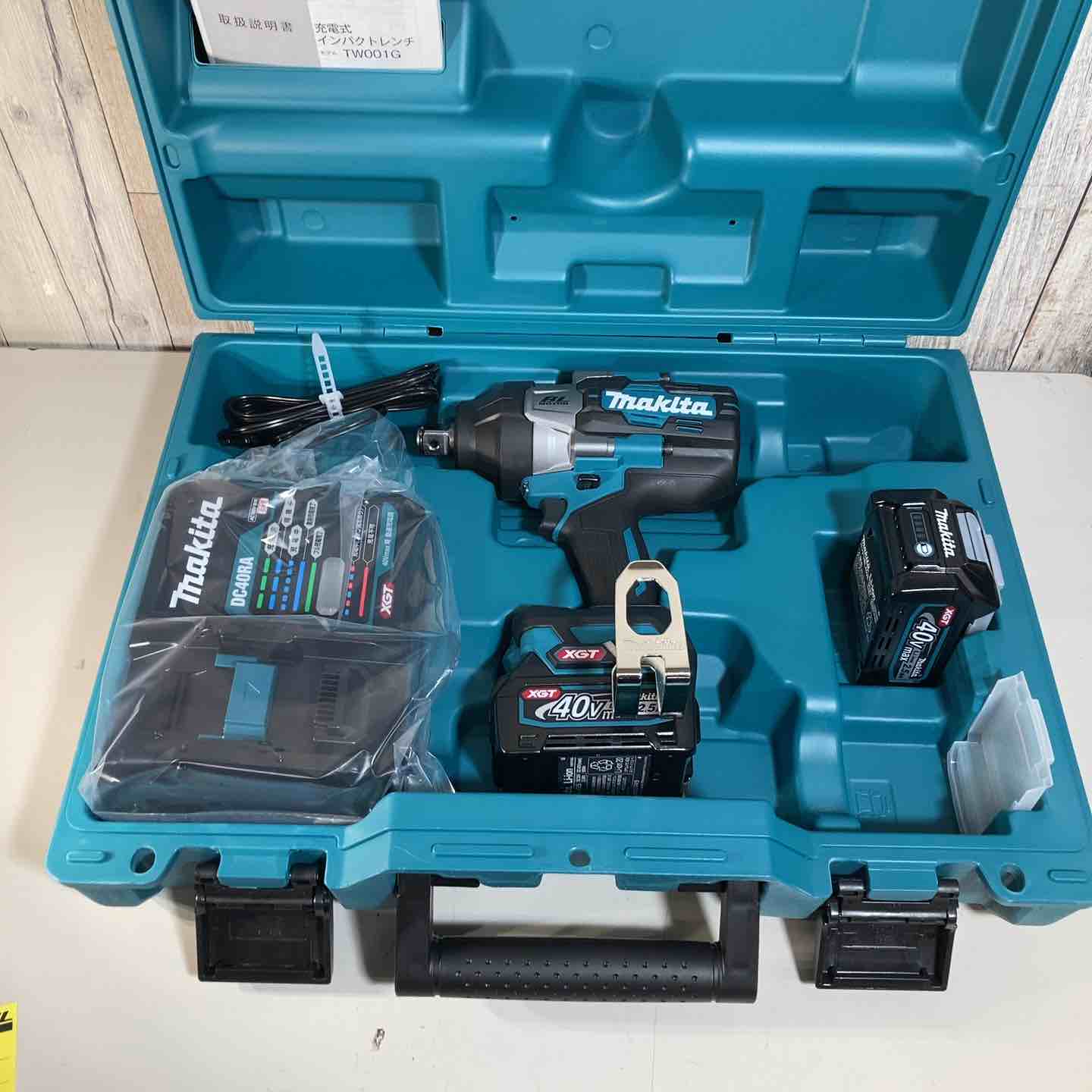 【新古】★マキタ(makita) 40Vmax コードレスインパクトレンチ TW001GRDX 乾電池2個属する 完全無欠品【戸田店】