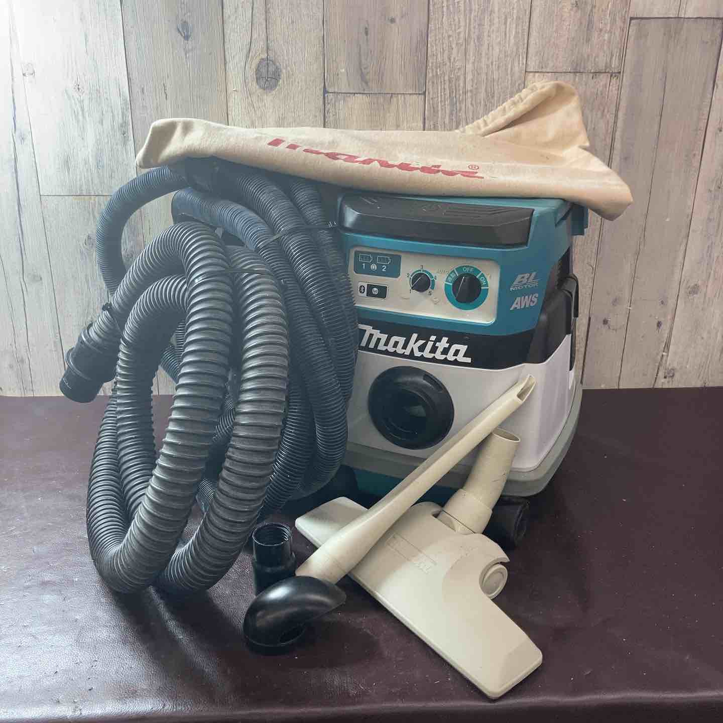 【中古】【中古品】マキタ(makita) コードレス集じん機 乾式 VC864DZ【東大和店】