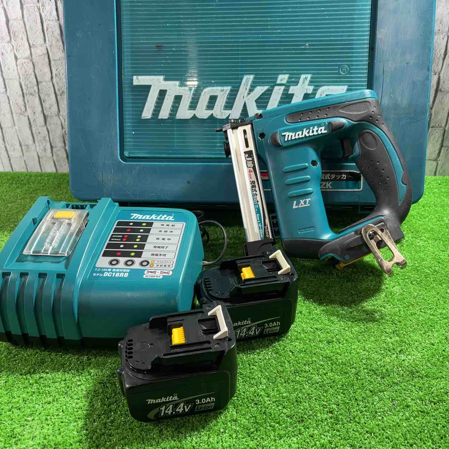 【中古】☆マキタ(makita) 14.4V 4粍 J線 コードレスタッカ ST420DRF【三角江店】