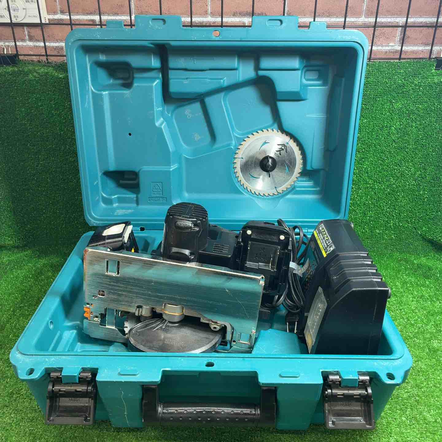 【藤沢店】 【中古】 マキタ(makita) コードレス丸のこ HS470DRMB|アクトツール店